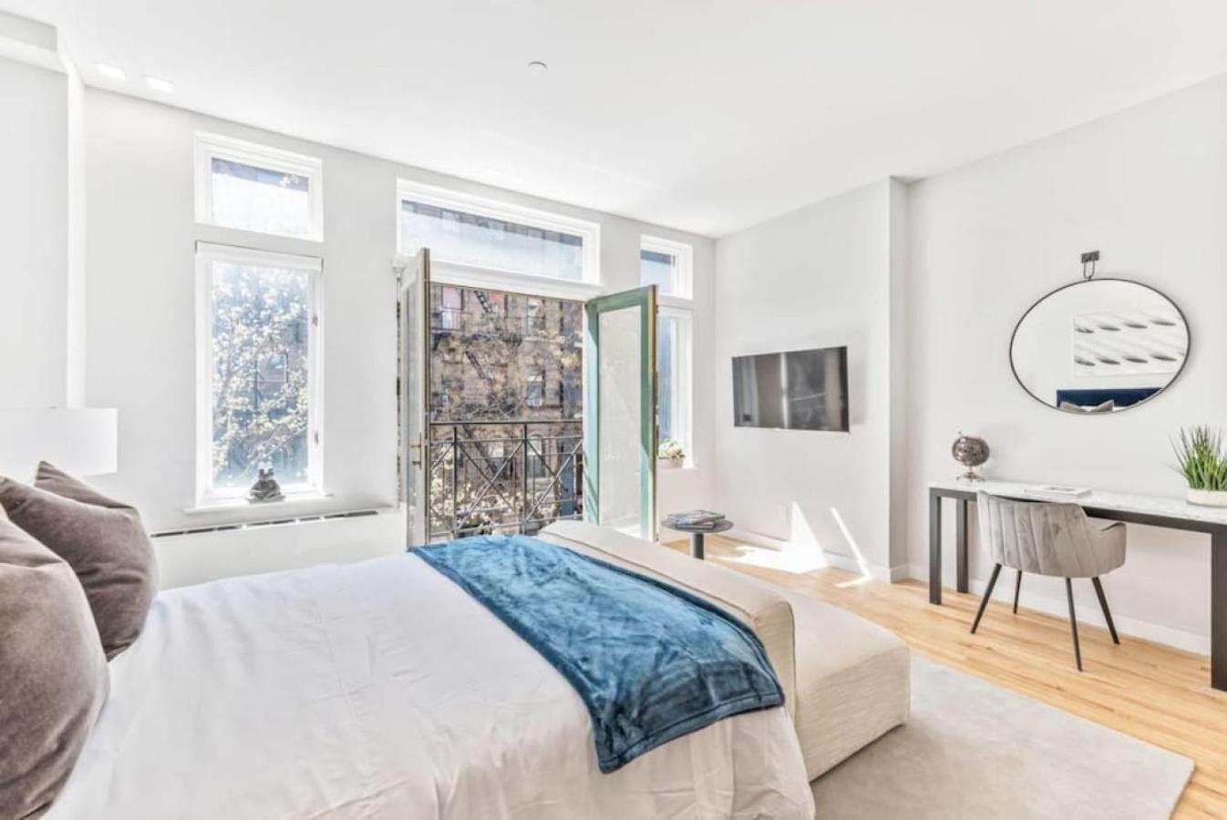 Apartment Studio W Charming Juliet Balcony In Upper East
