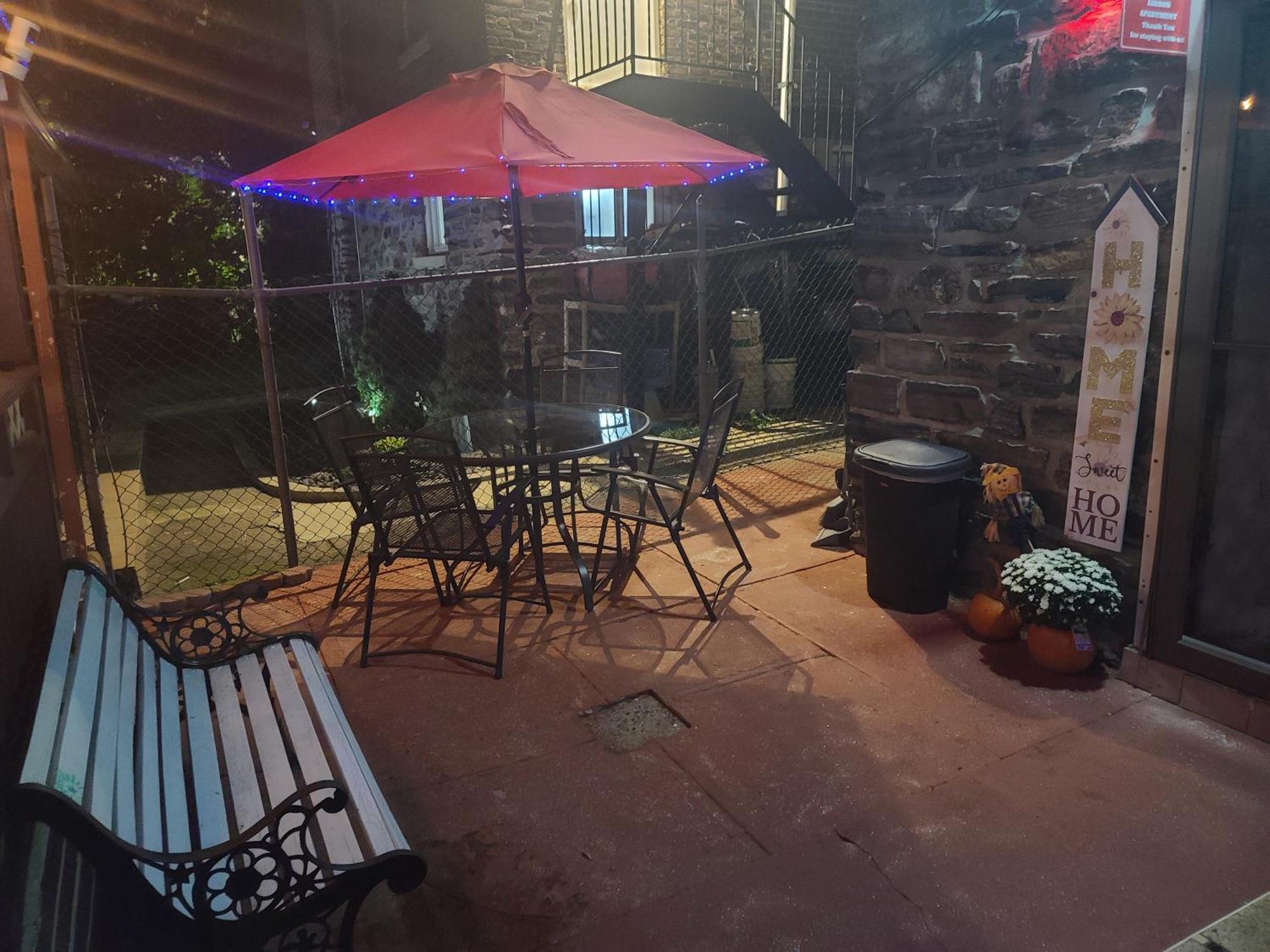Lovely 2 Bedroom With 2 Entrance And Parking