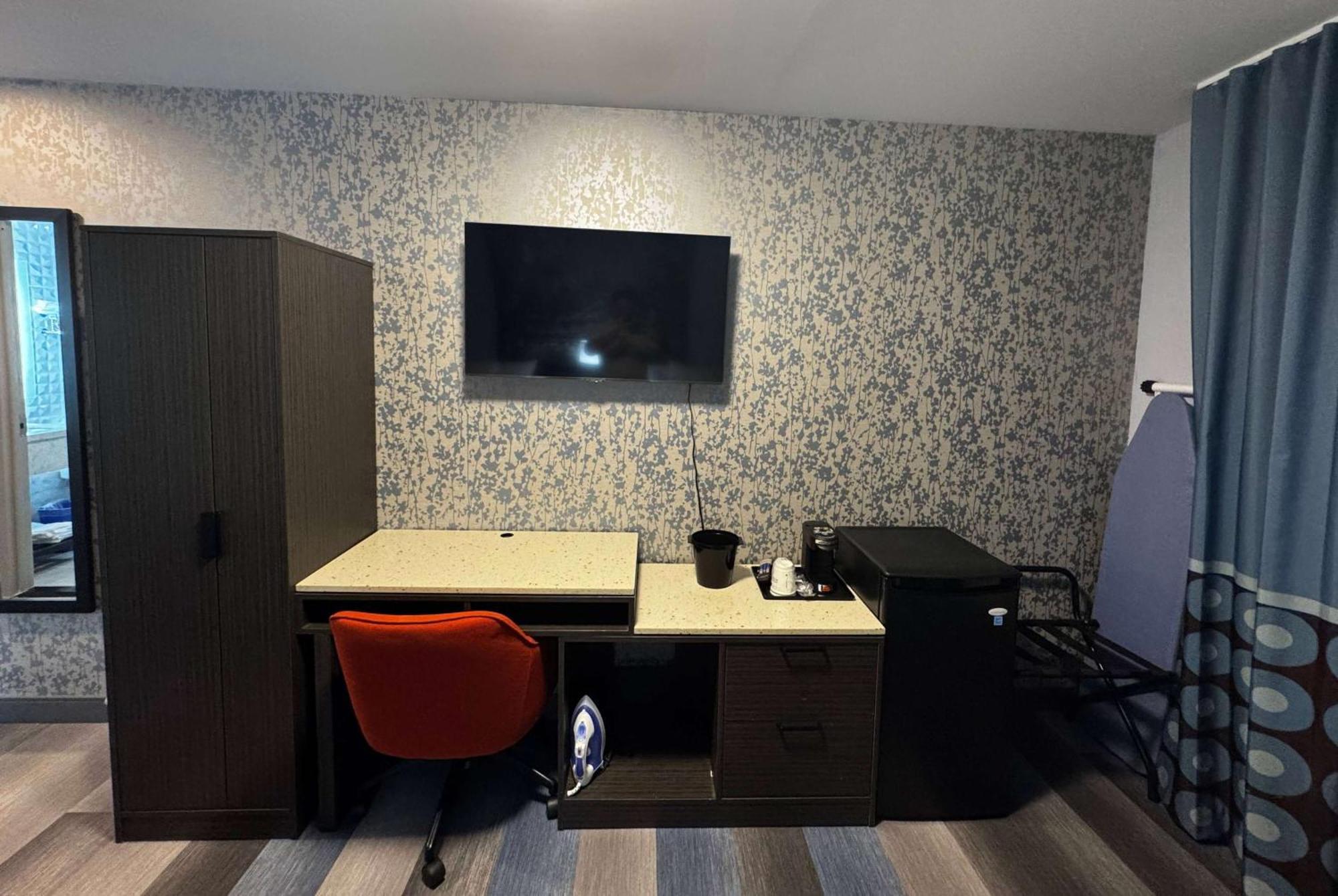 Super 8 By Wyndham Brooklyn Fulton Street Broadway Junction Hotel New York