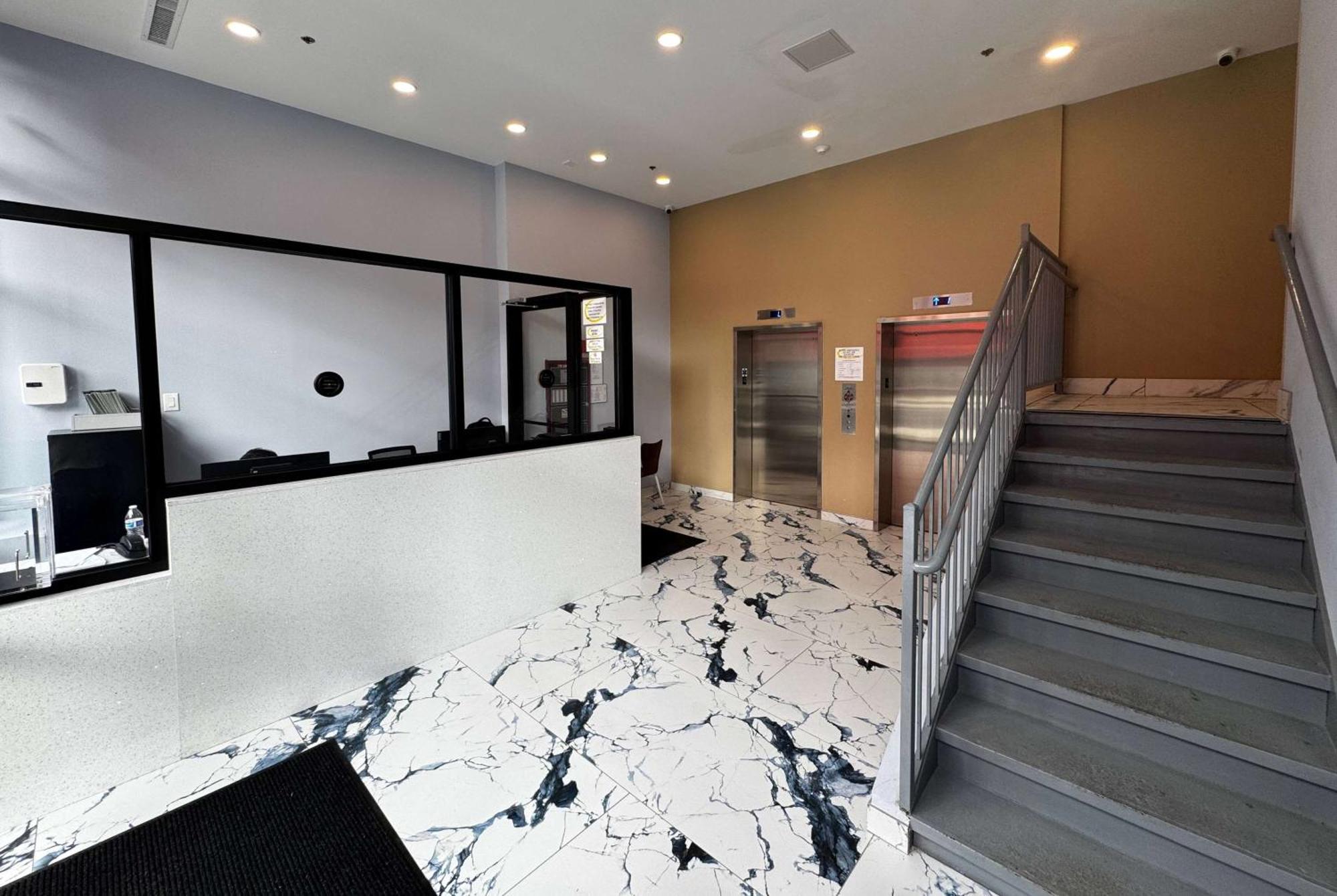 Hotel Super 8 By Wyndham Brooklyn Fulton Street Broadway Junction New York