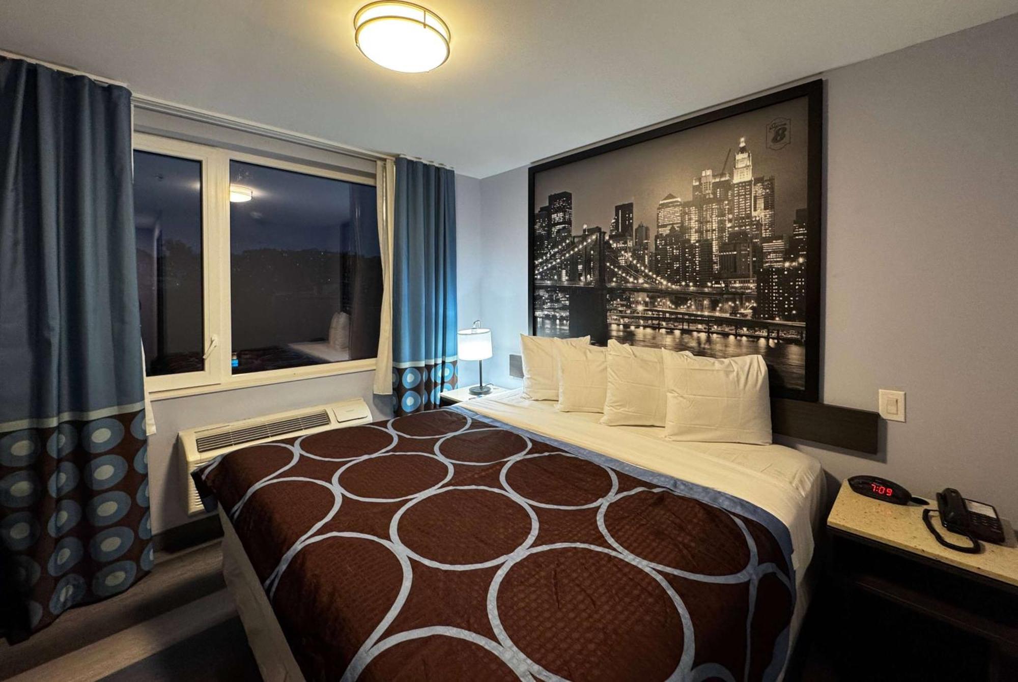 Hotel Super 8 By Wyndham Brooklyn Fulton Street Broadway Junction