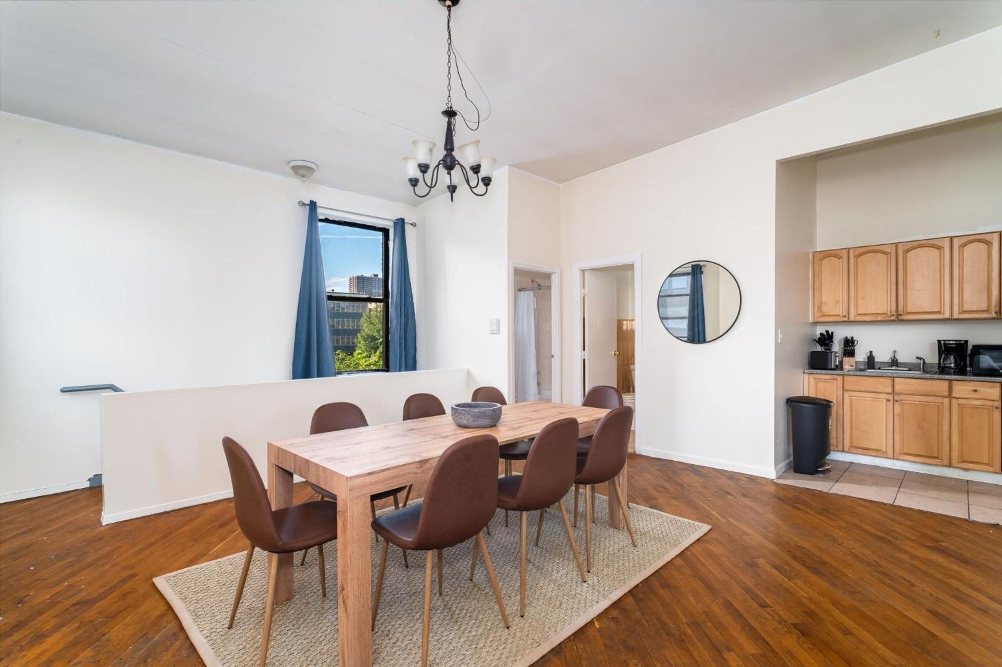 Spacious 3Br 2Ba In East Harlem - Near Central Park Apartment *
