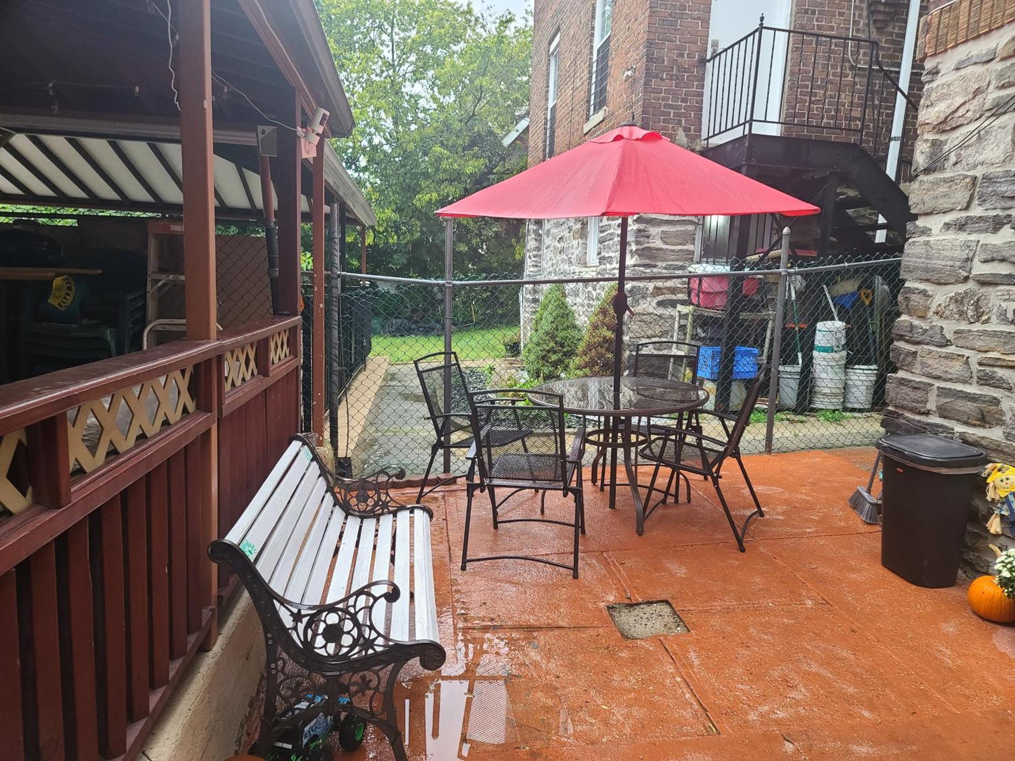 Lovely 2 Bedroom With 2 Entrance And Parking Apartment