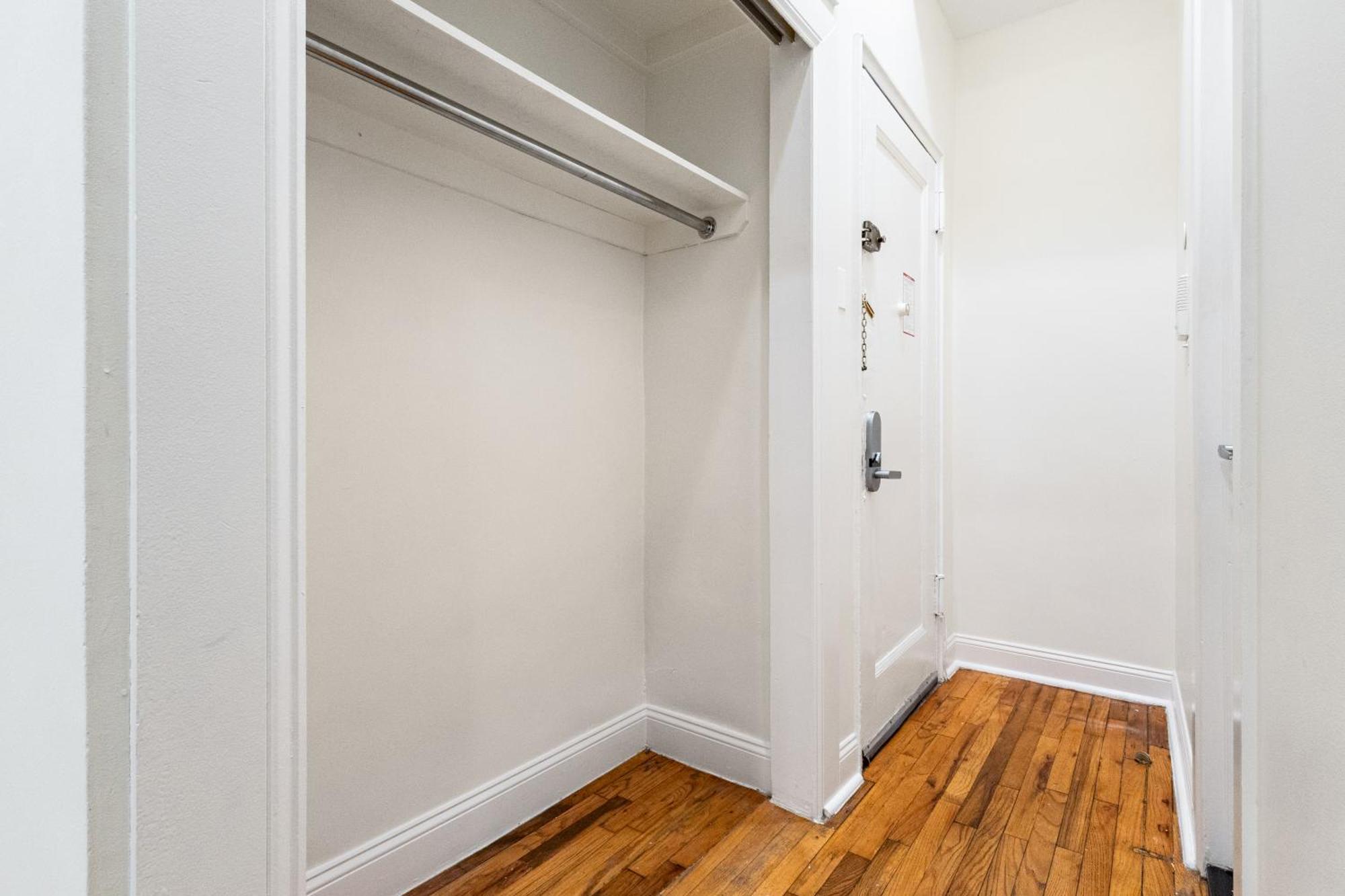 3 Bd Upscale Unit In Manhattan Valley * New York