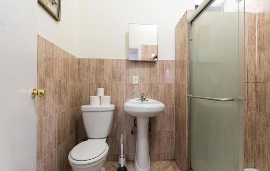 Majestic 3 Bedroom In Nyc! Apartment *