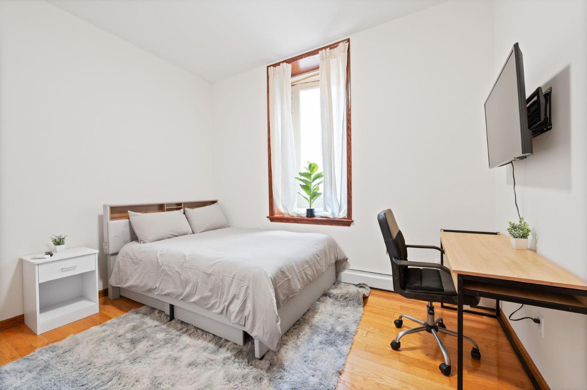 Massive Soho Loft 5bedrooms 2 Baths - 2500 Sqft Hotel