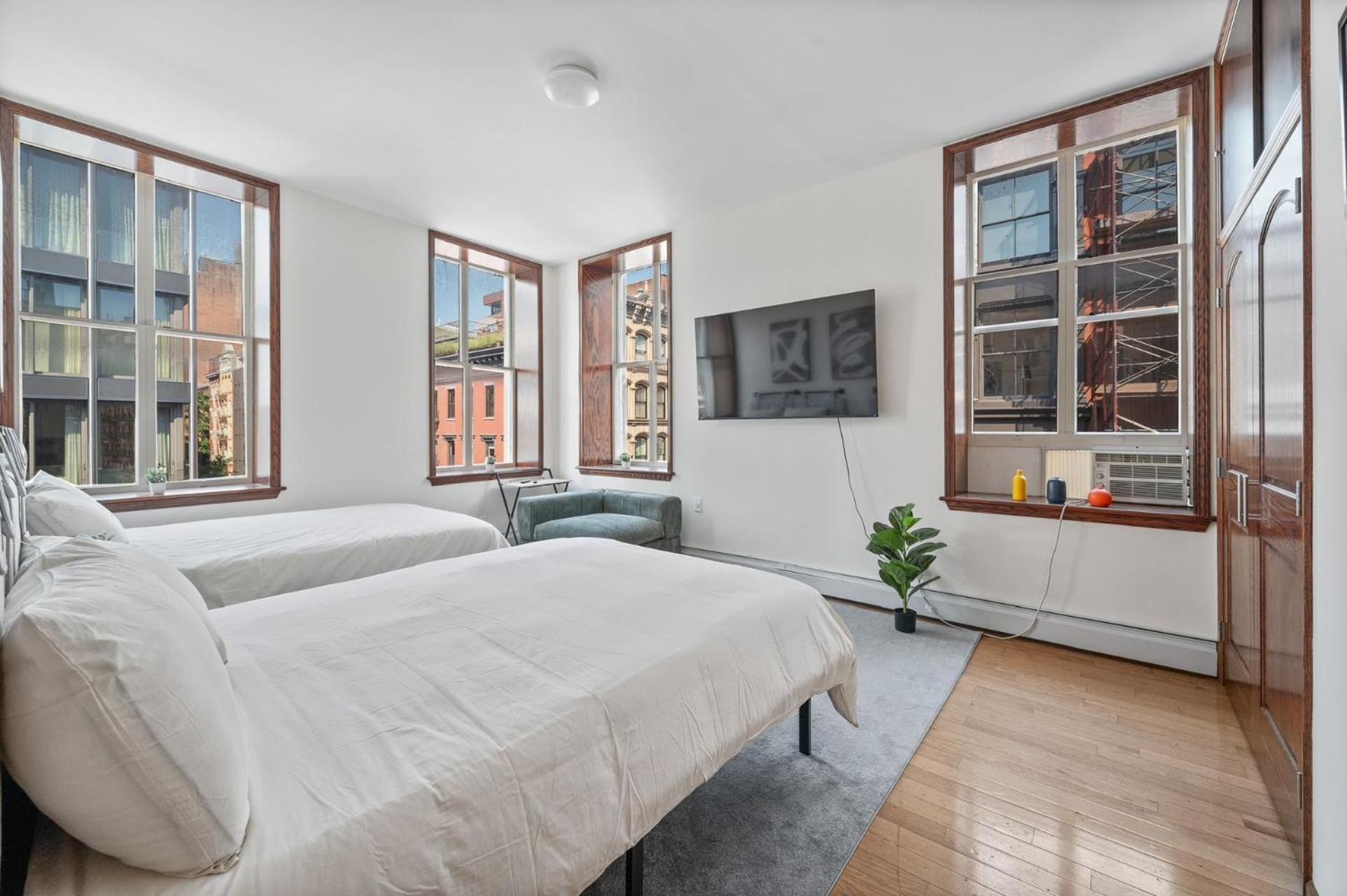 Massive Soho Loft 5bedrooms 2 Baths - 2500 Sqft New York