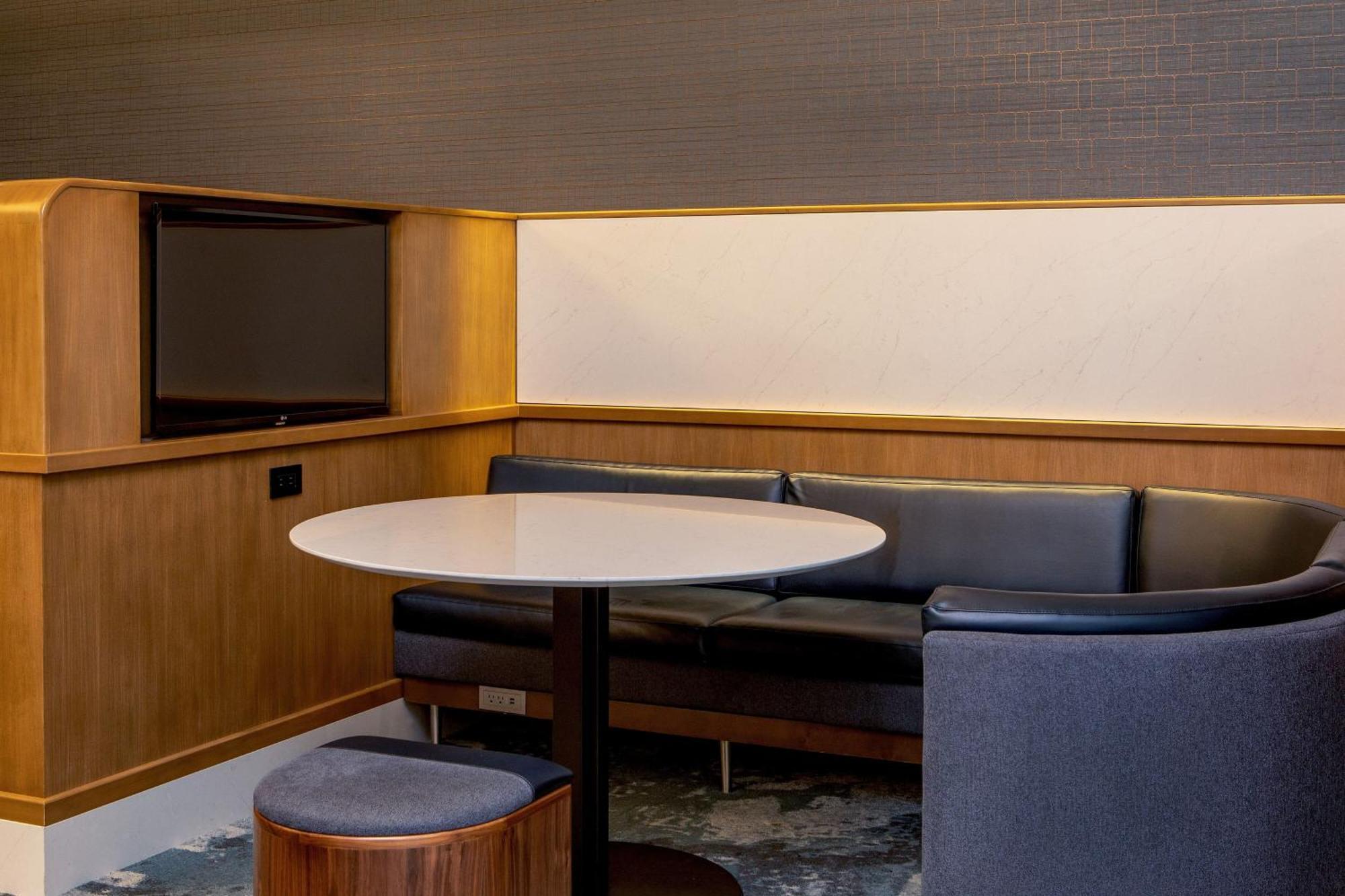 Courtyard By Marriott Times Square West Hotel 3*