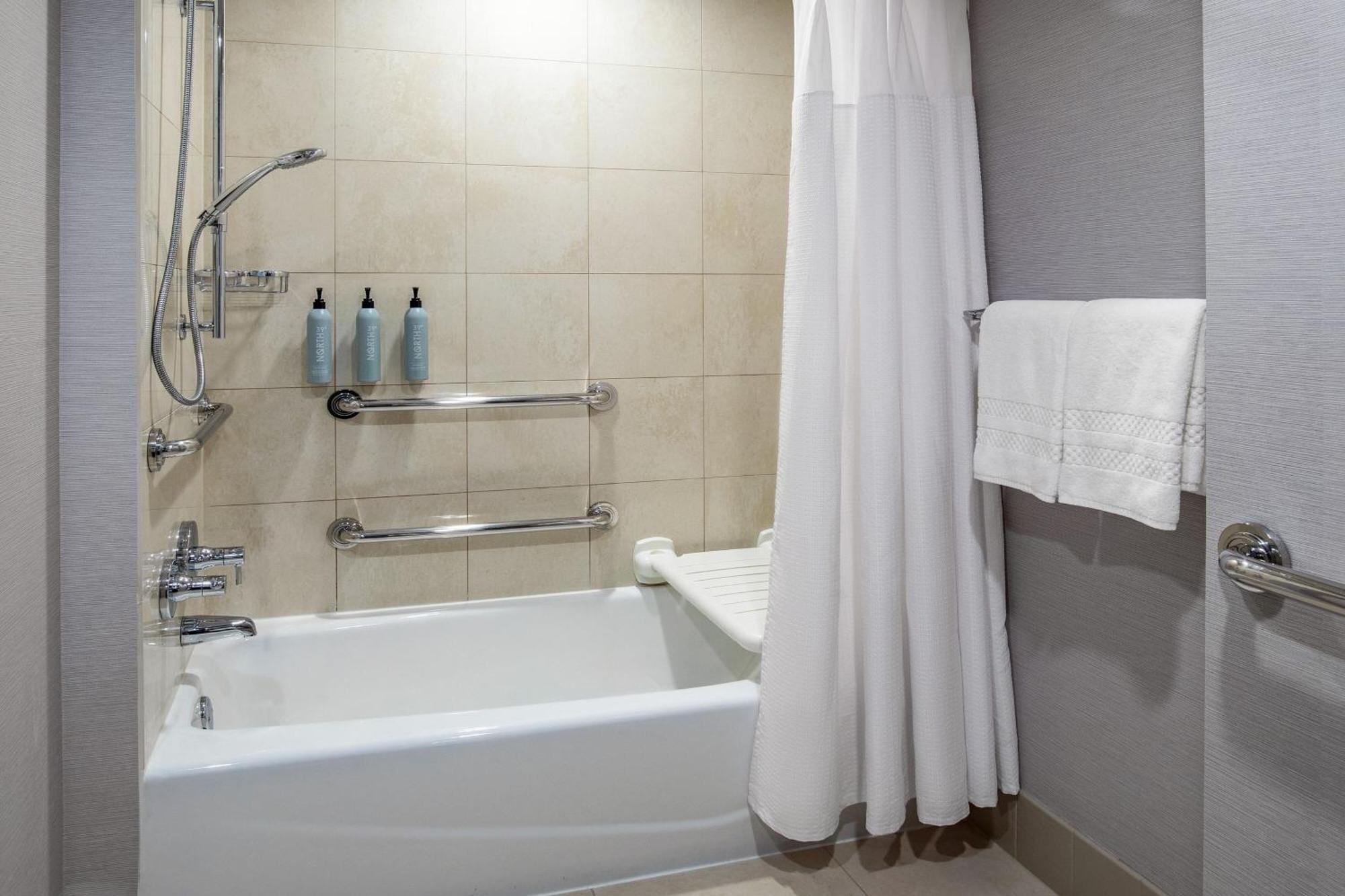 Hotel Courtyard By Marriott Times Square West 3*