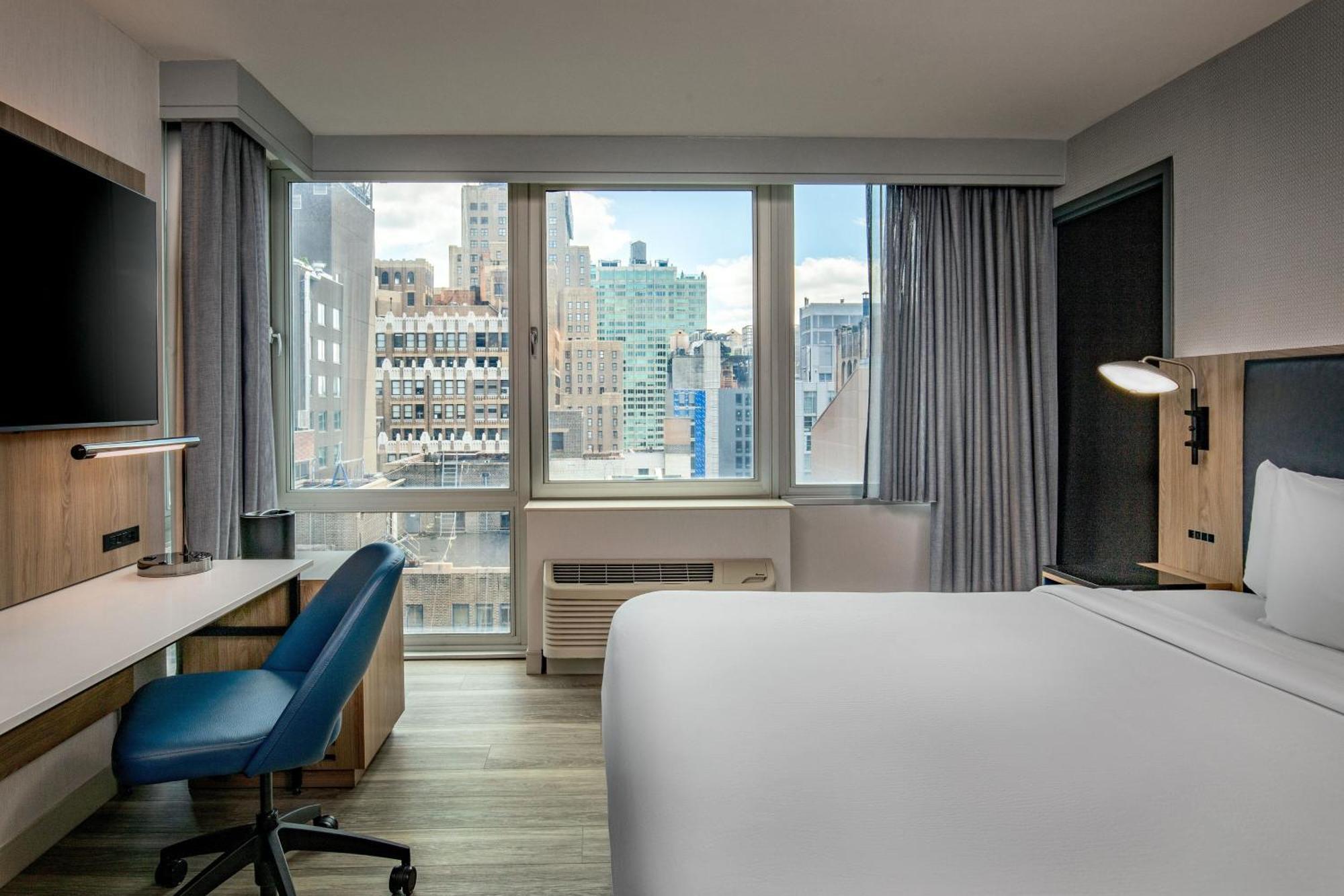 Hotel Courtyard By Marriott Times Square West 3*