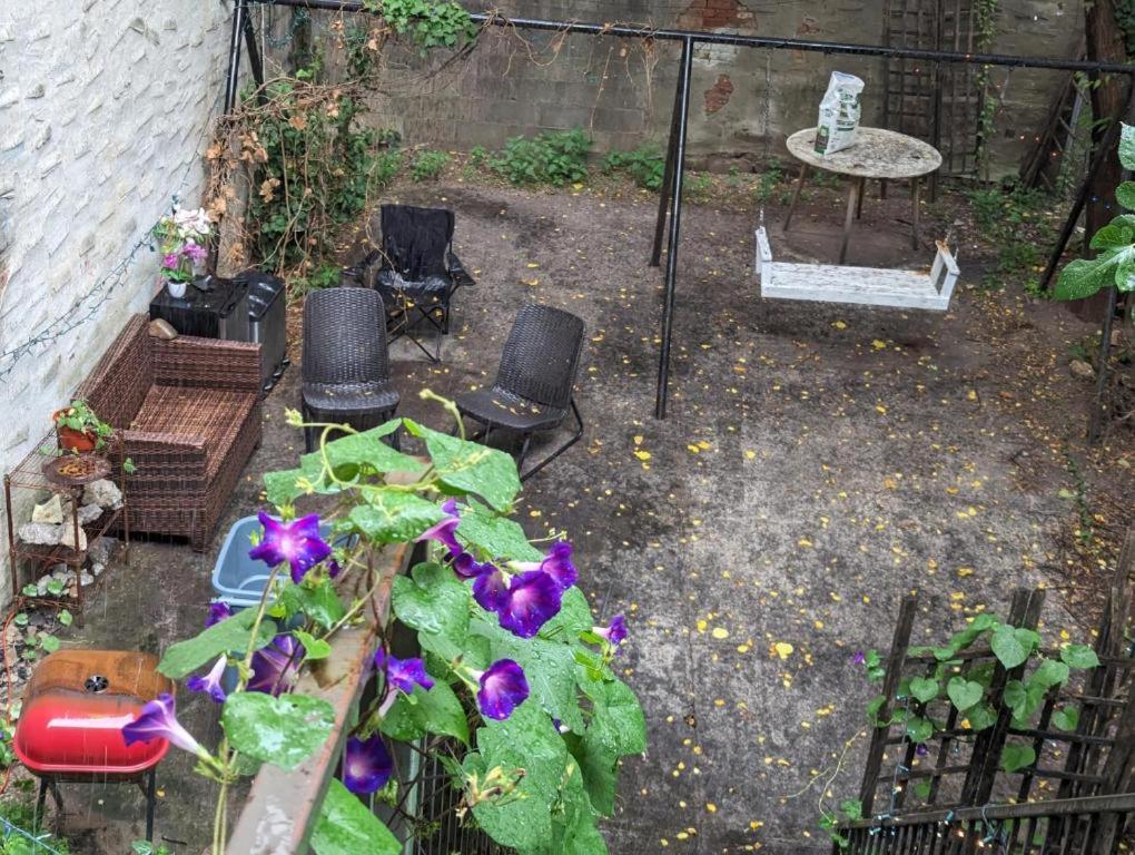 Ground Floor Williamsburg Private Bedroom Near Subway Homestay *