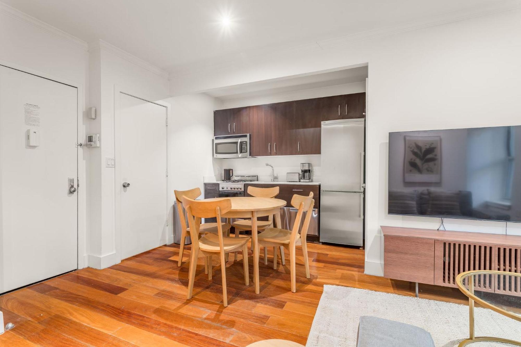 East Village Escape With 3bd 2ba Near Tompkins Square Park *
