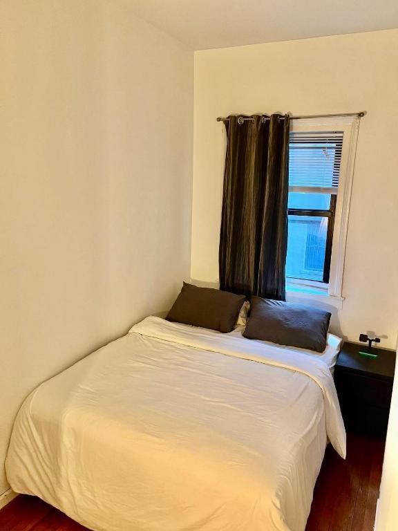 Mid Town East 28th Street Next To Times Square Apartment *