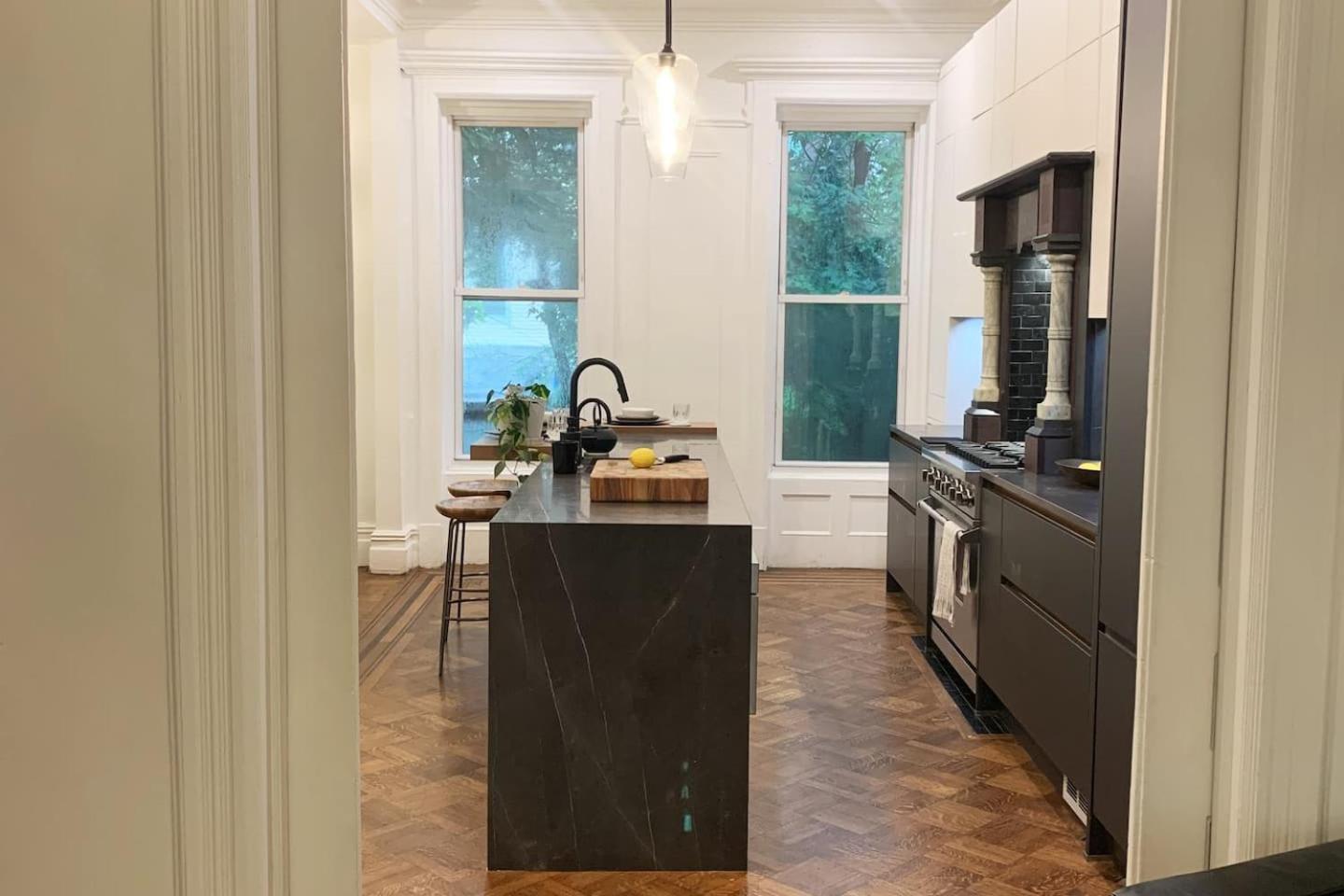 Homestay Two Story Luxury Brooklyn Brownstone *
