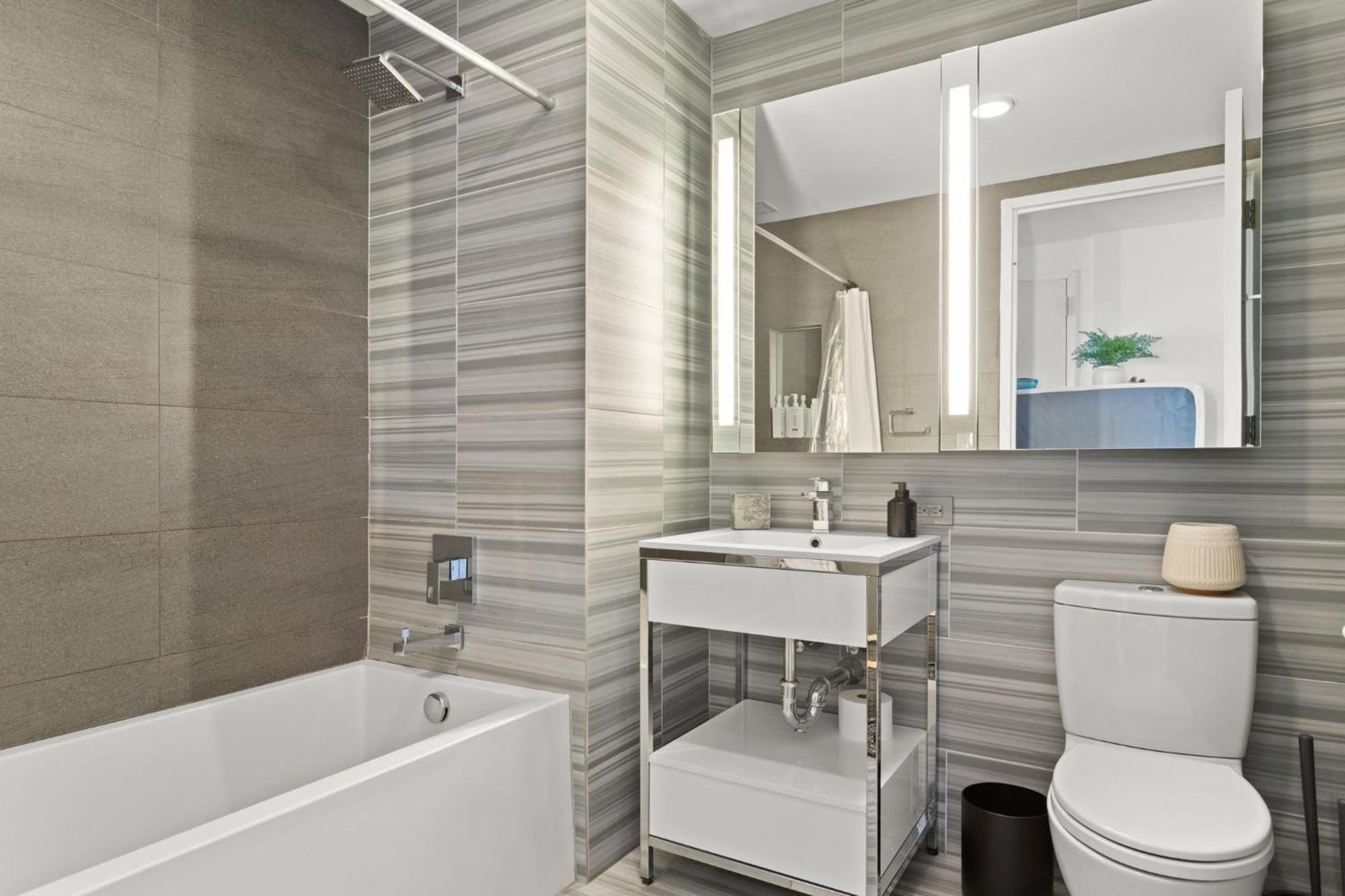Quiet And Lux Apt 1bed 1 Bath Apartment *