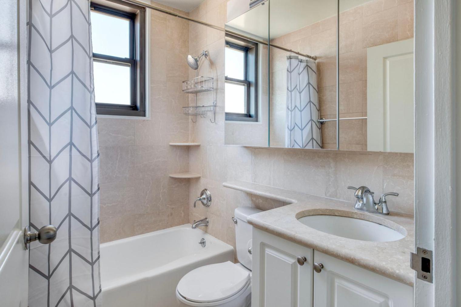 Kips Bay 1br W Wd Gym Pool Nr Bars Nyc-1120 New York