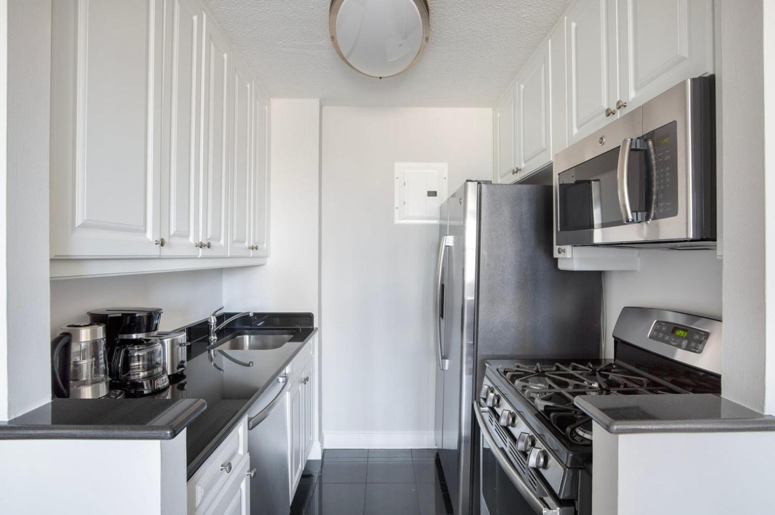 Kips Bay 1br W Wd Gym Pool Nr Bars Nyc-1120