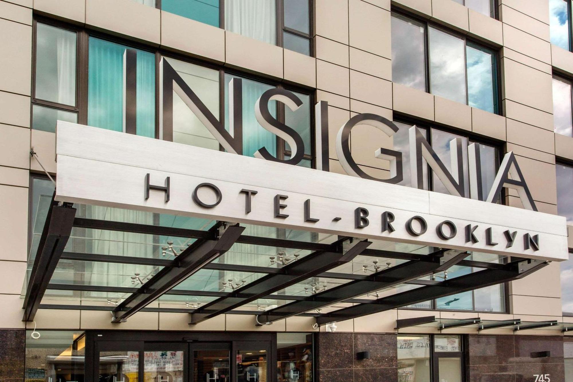 Insignia Brooklyn, Ascend Collection 3*