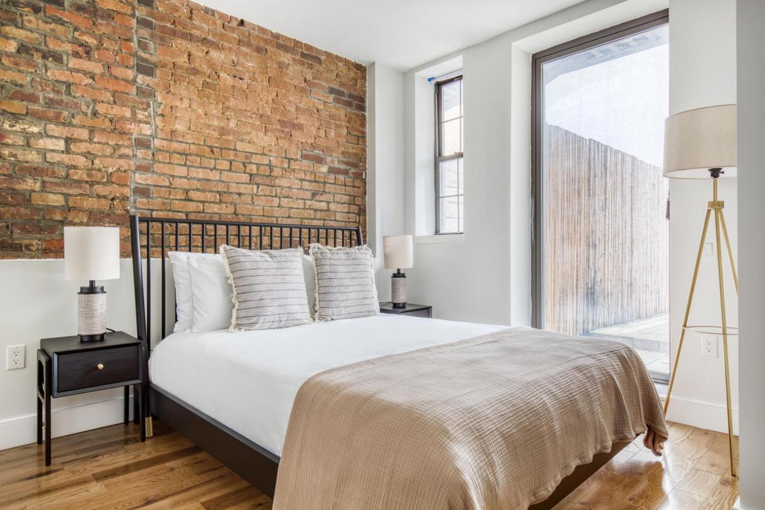Downtown Bk 1br W Roof Gym Nr Train Nyc-698 Apartment