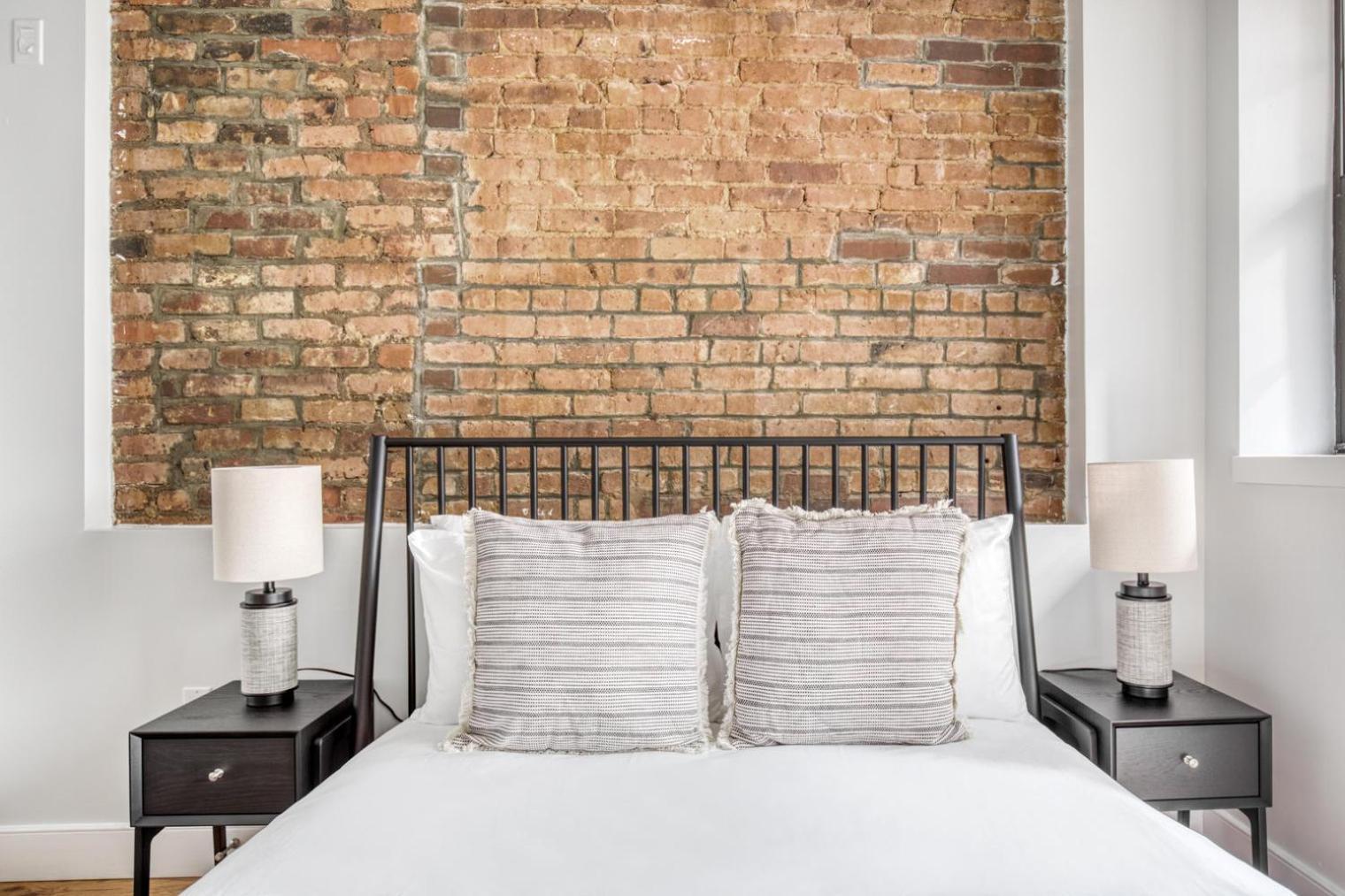 Downtown Bk 1br W Roof Gym Nr Train Nyc-698 Apartment