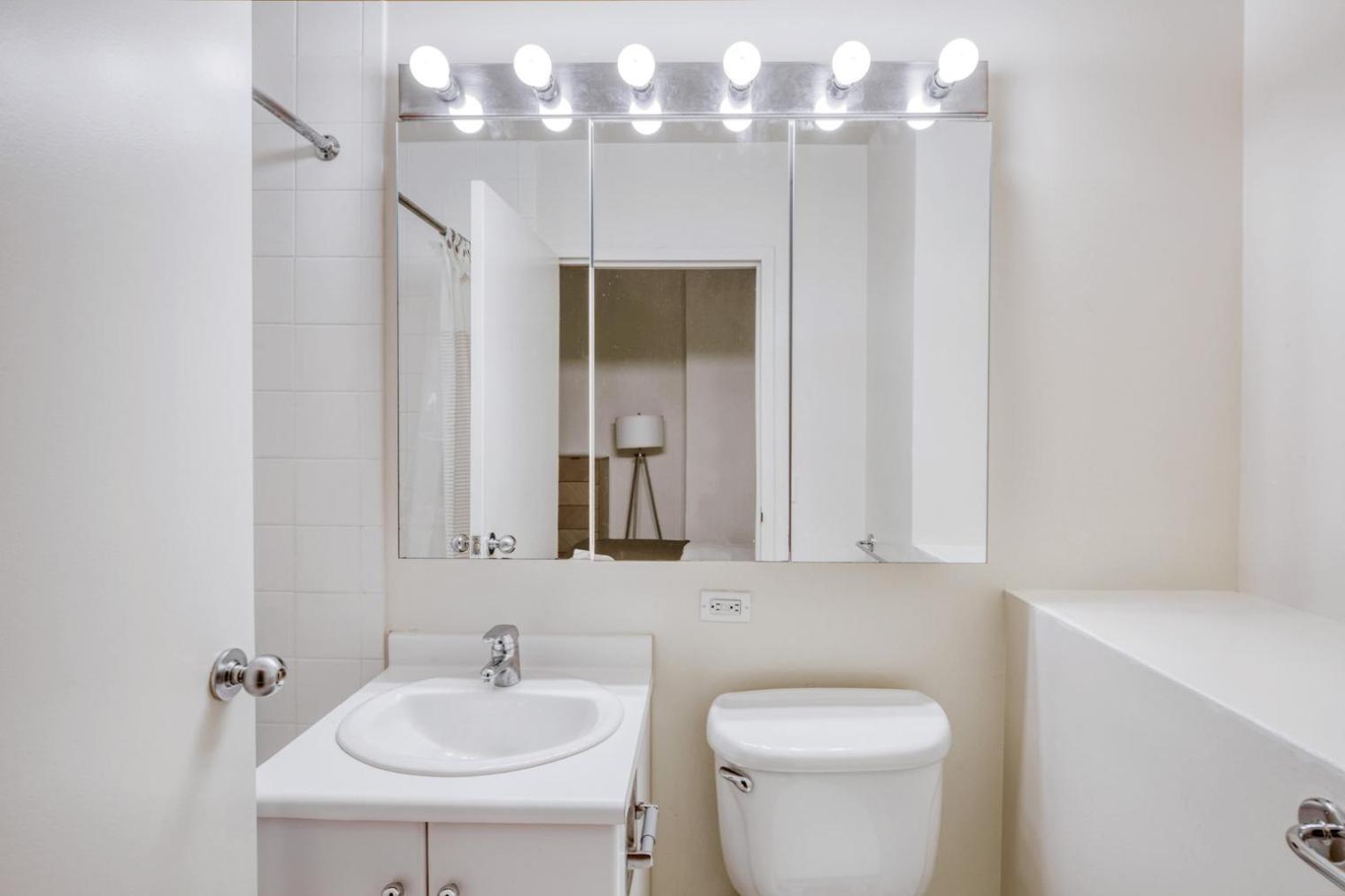 Fidi Studio W Doorman Nr Fulton Stn Seaport Nyc-441 Apartment *