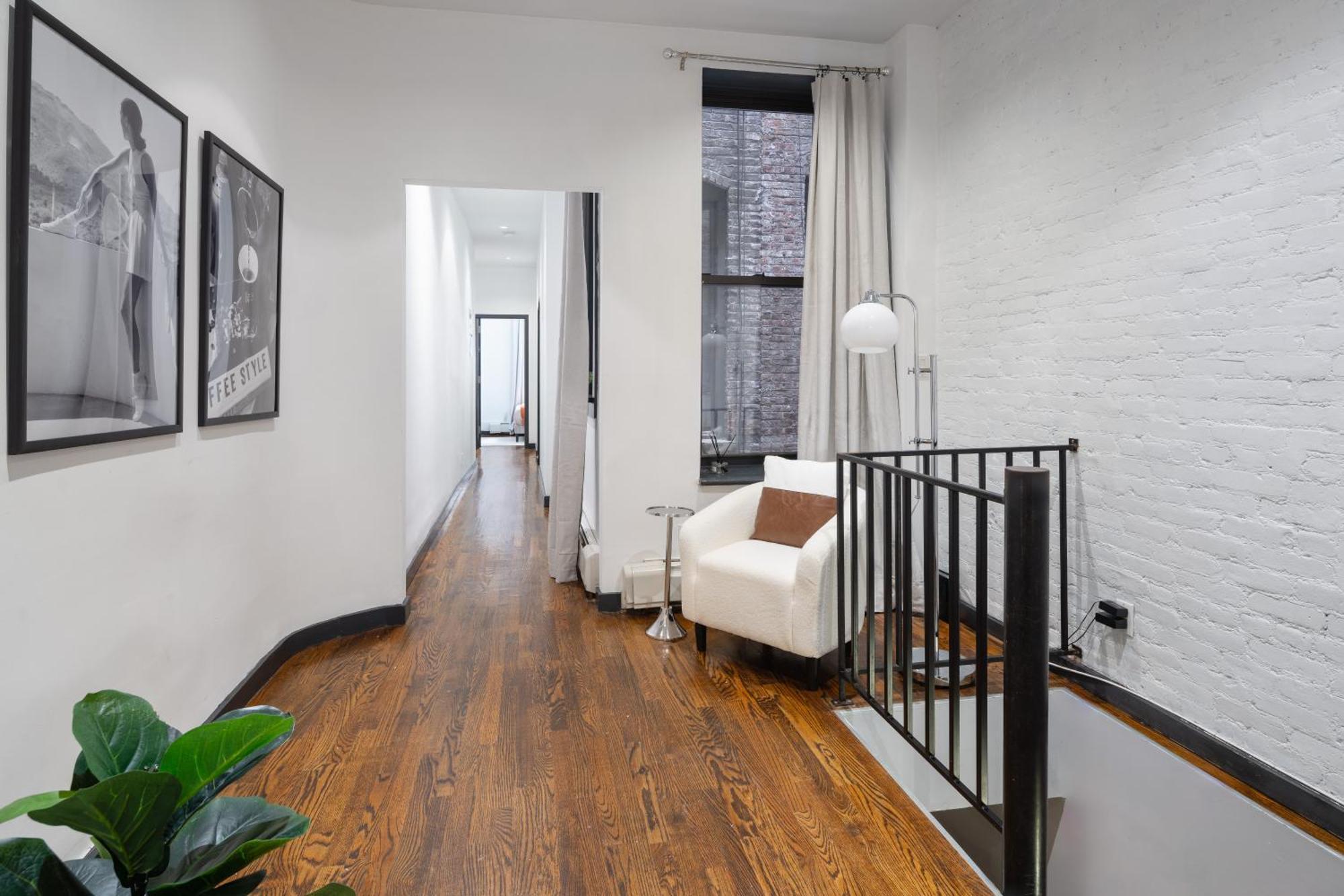 Stylish Duplex In Manhattan With Backyard Apartment New York