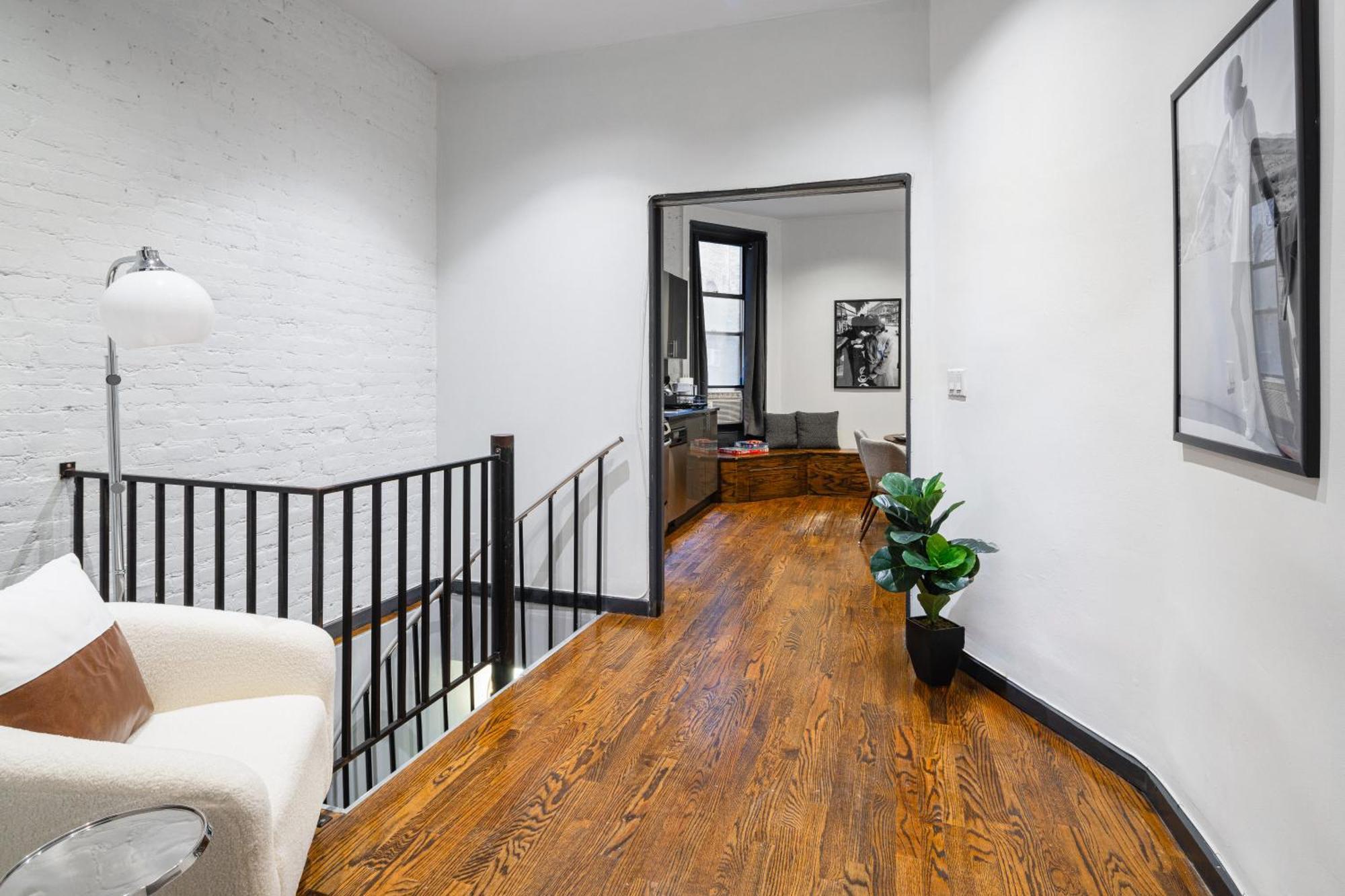Apartment Stylish Duplex In Manhattan With Backyard *