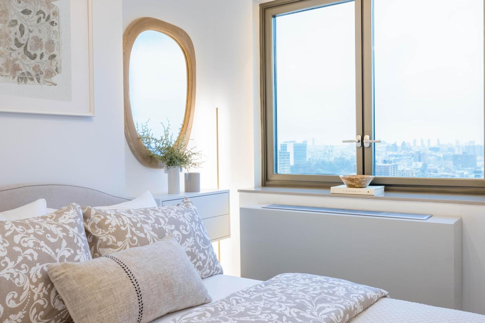 Apartment Designer For 6, Views, Near Times Square! *