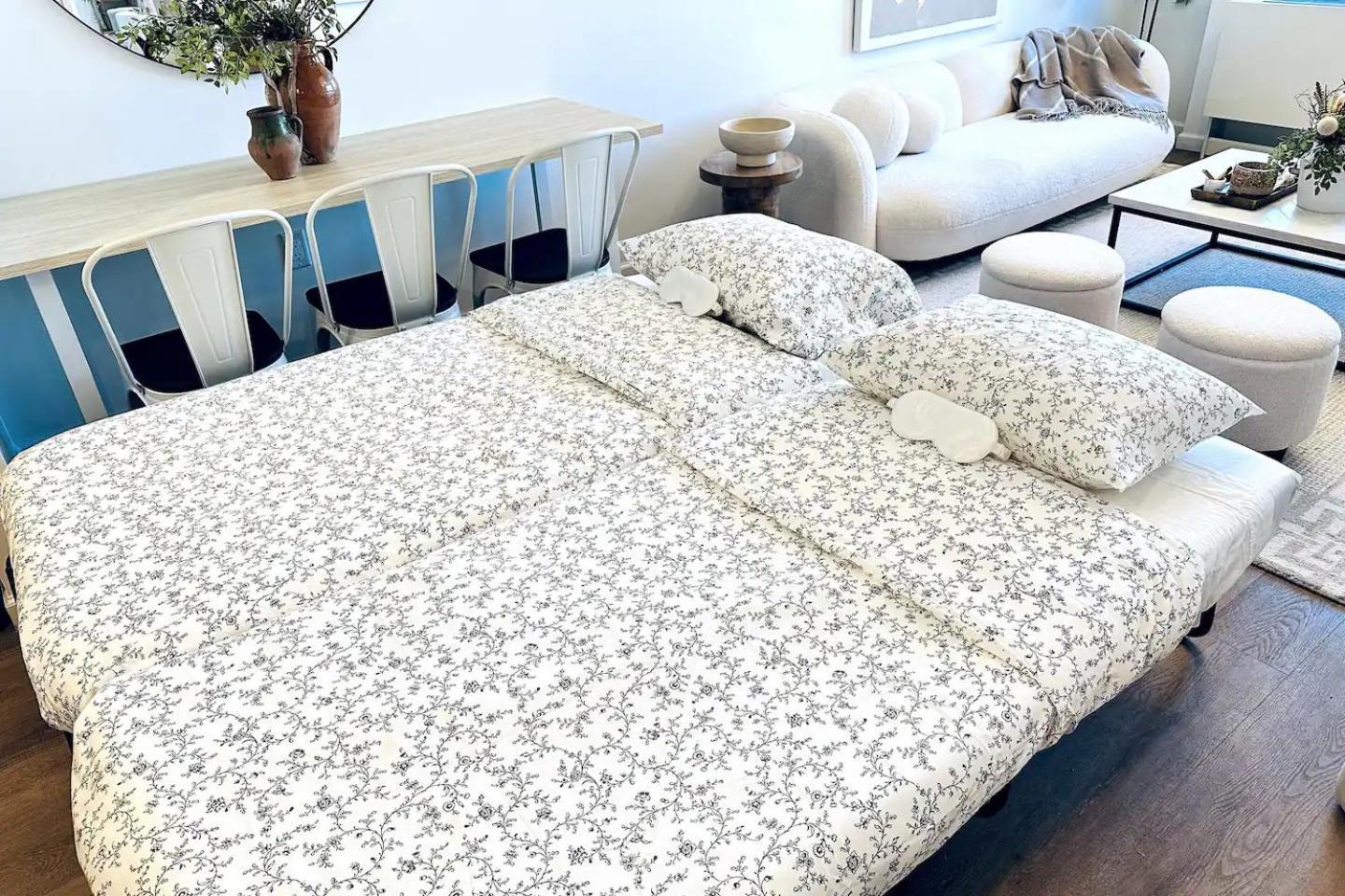 Designer For 6, Views, Near Times Square! New York