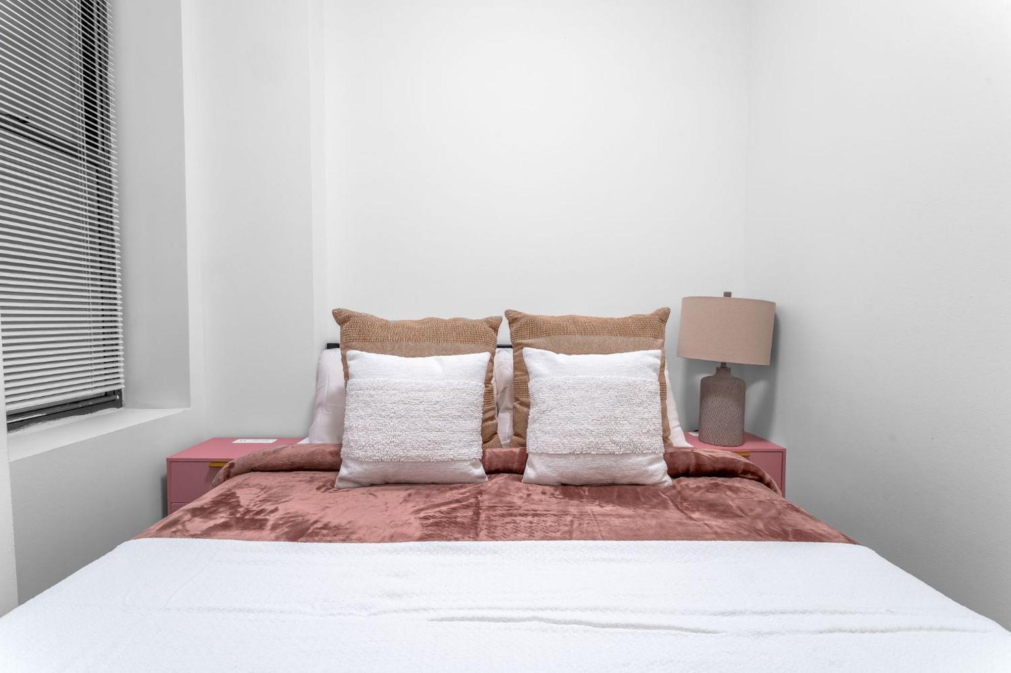 Trendy 3bedroom 2bath Escape Near Hudson River Park & The High Line New York