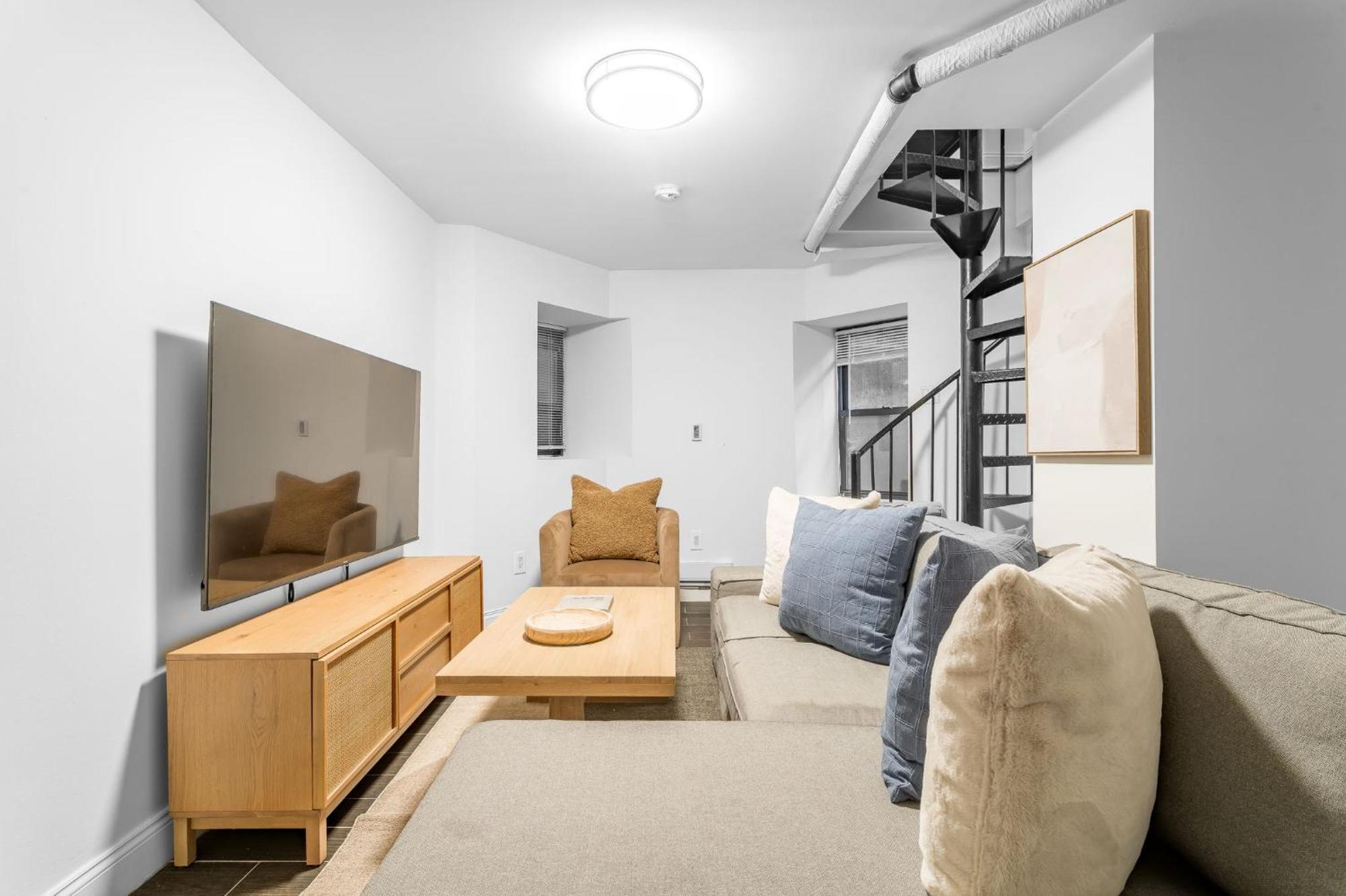 Trendy 3bedroom 2bath Escape Near Hudson River Park & The High Line Apartment New York