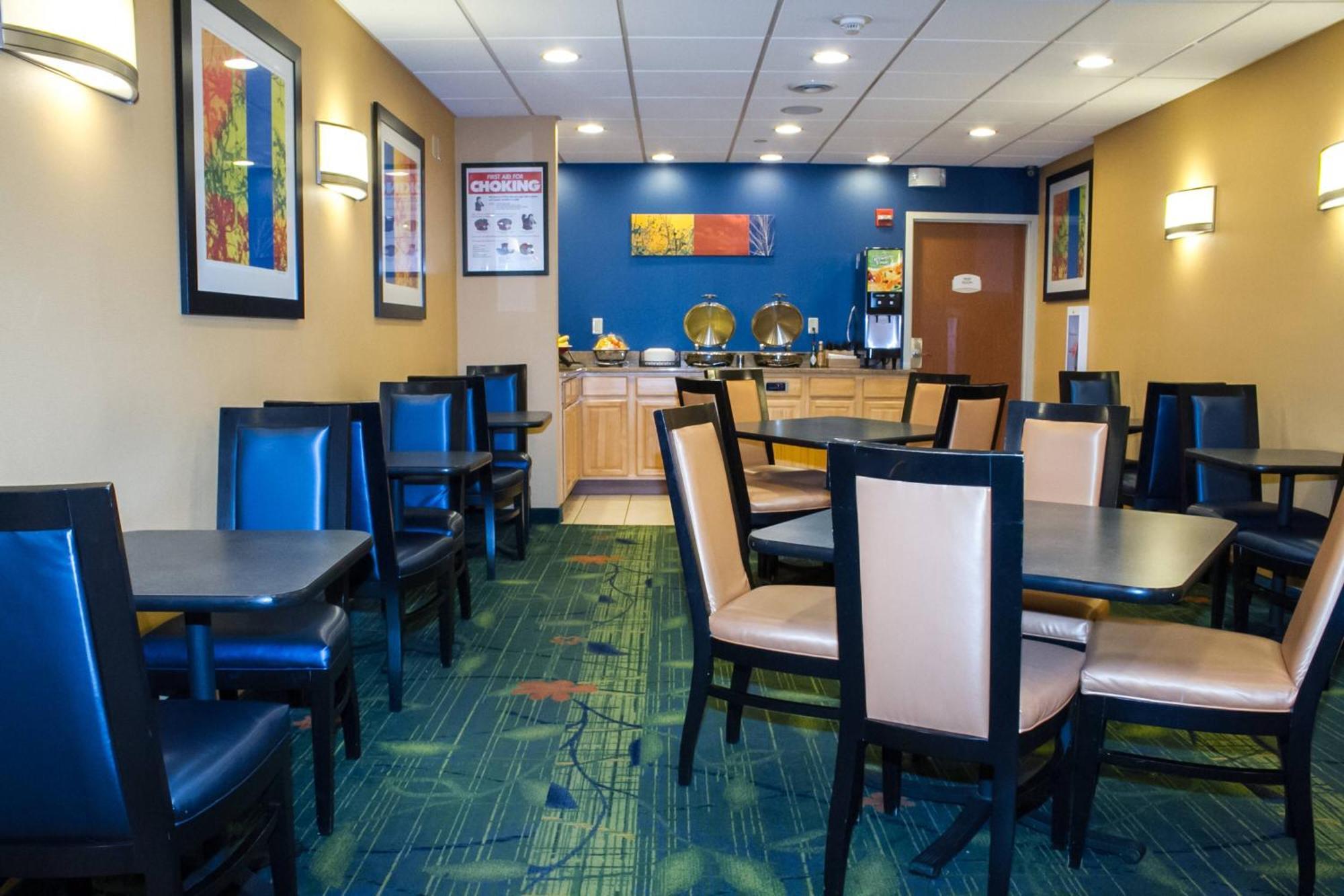 Hotel Fairfield By Marriott Laguardia Airport/flushing New York