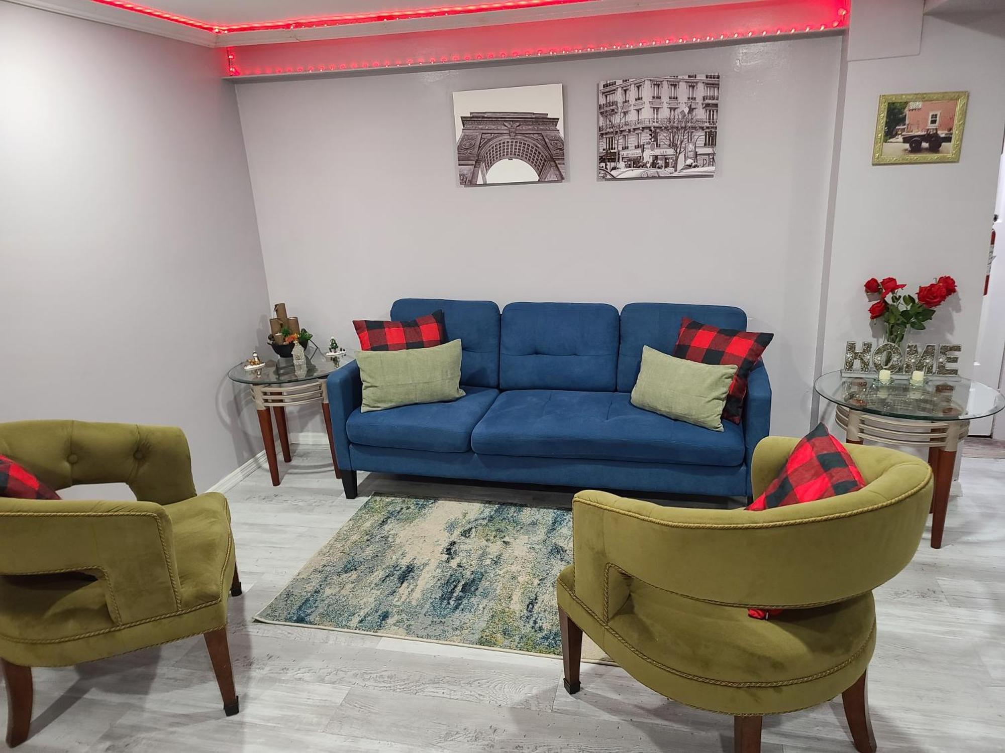 Apartment Lovely 2 Bedroom With 2 Entrance And Parking *