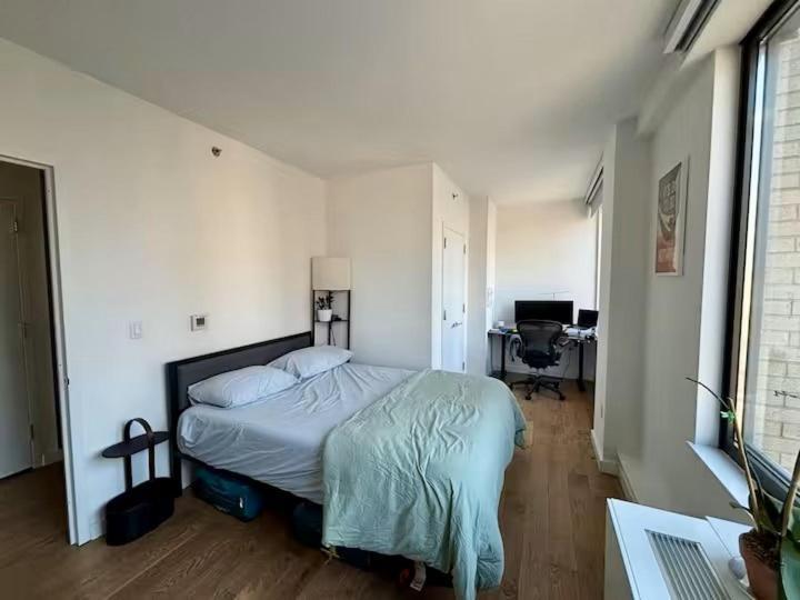 Hudson Sky Line Manhattan 2 Bedrooms Location *