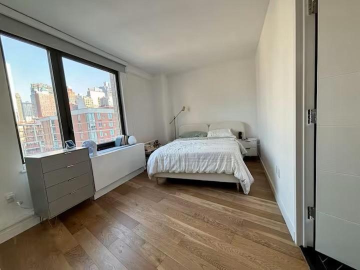 Hudson Sky Line Manhattan 2 Bedrooms Location New York