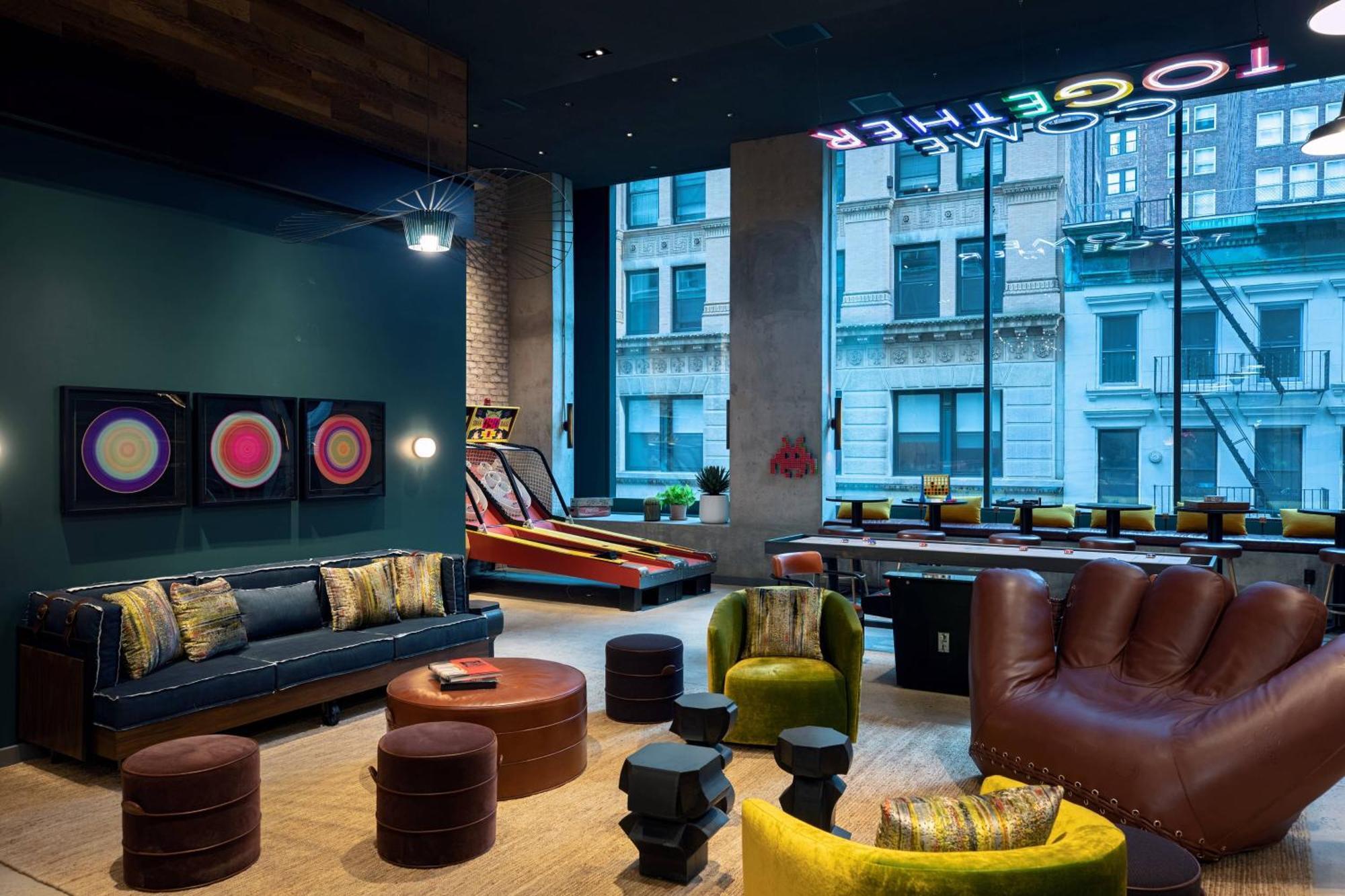 Moxy Nyc Downtown Hotel 4*