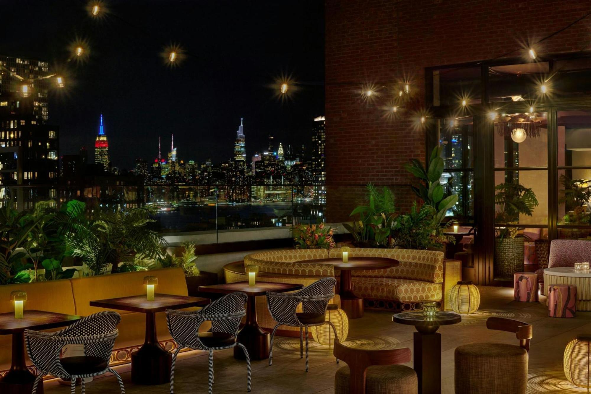 Moxy Brooklyn Williamsburg Hotel 4*