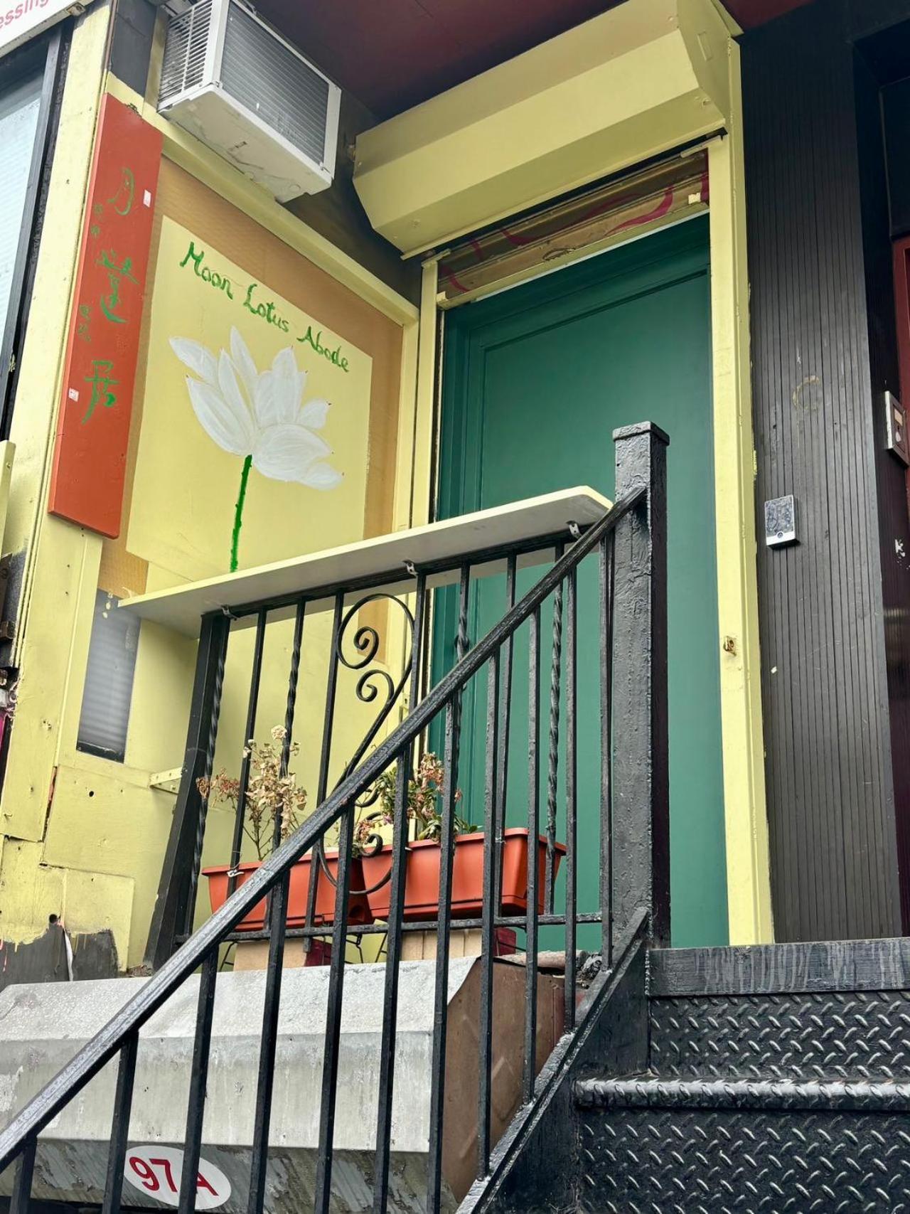 Apartment Moon Lotus Abode New York