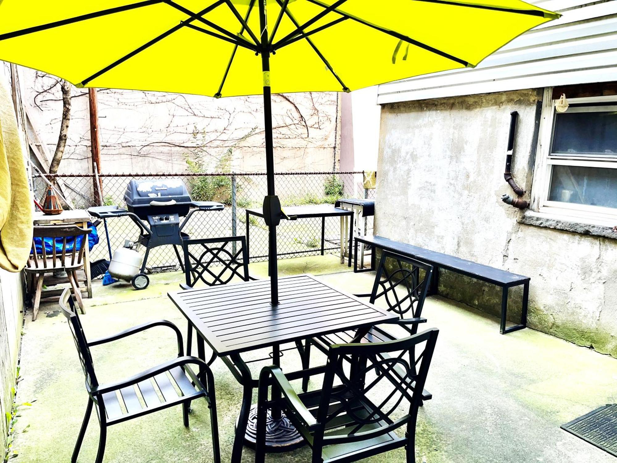 Manhattan Next, Private 2 Bedroom Apt With Backyard In Lic! * New York