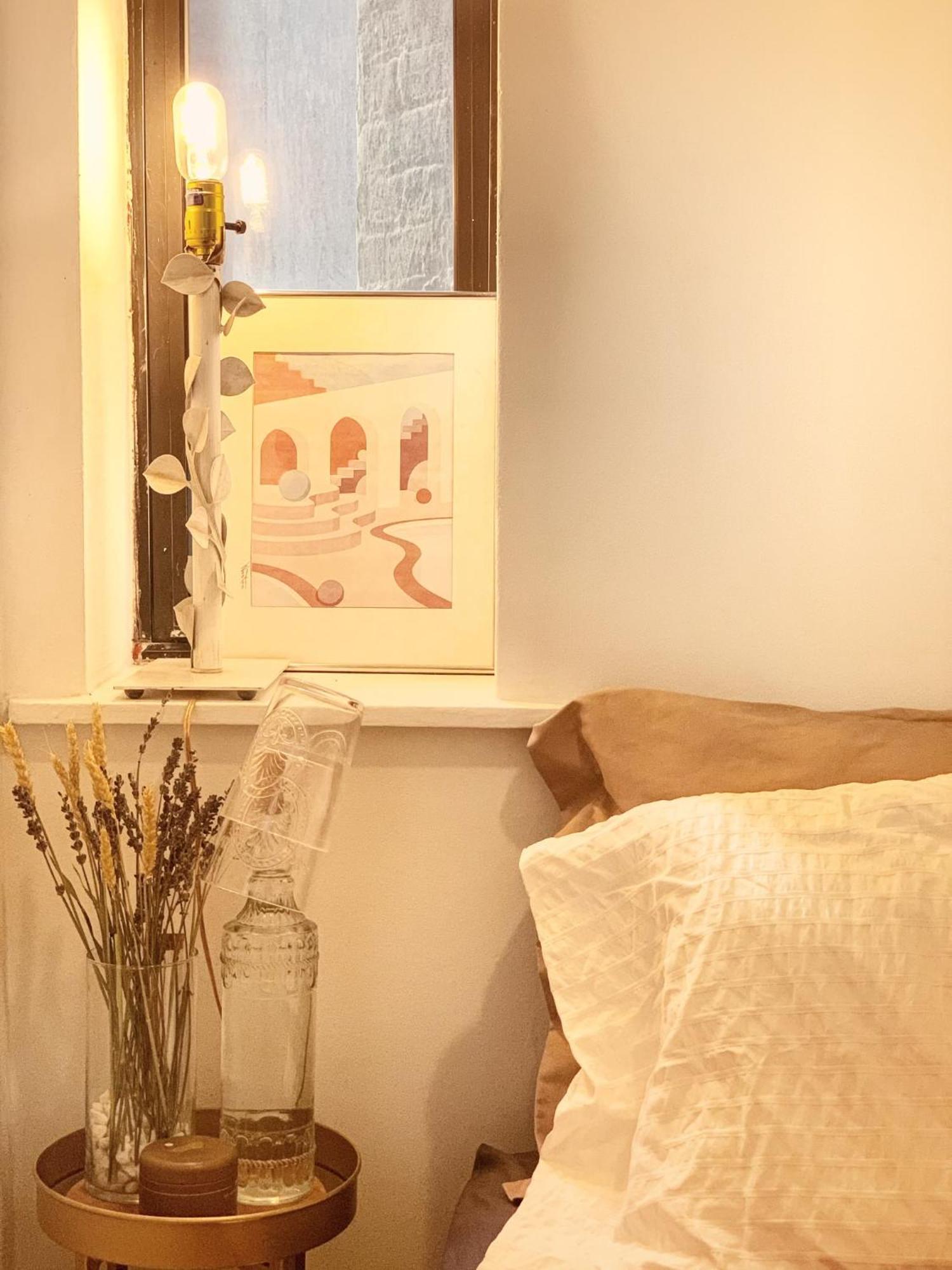 Terracotta - Small Private Bedroom In Les Homestay *