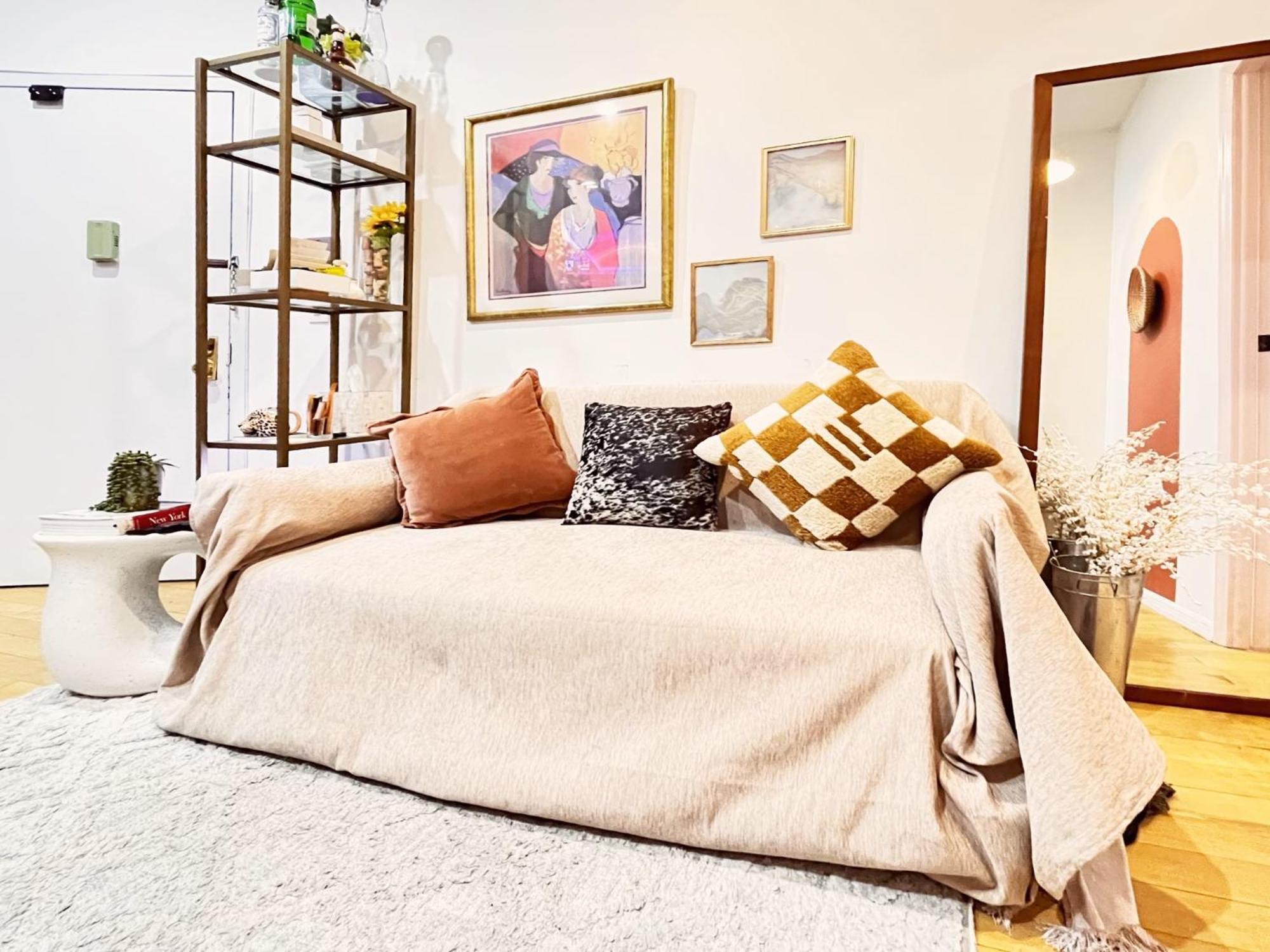 Terracotta - Small Private Bedroom In Les Homestay *
