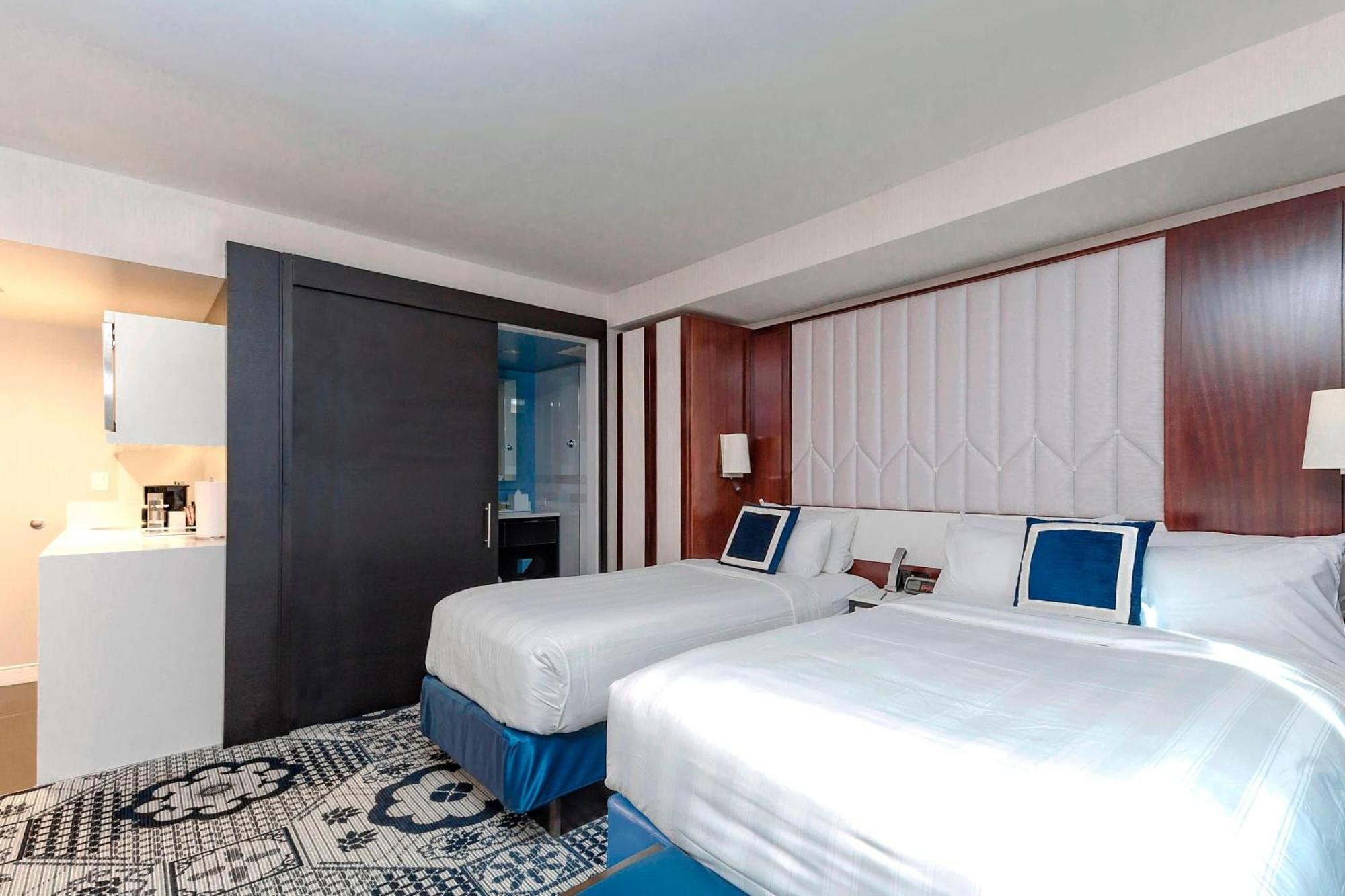 Hotel By Marriott Manhattan/central Park