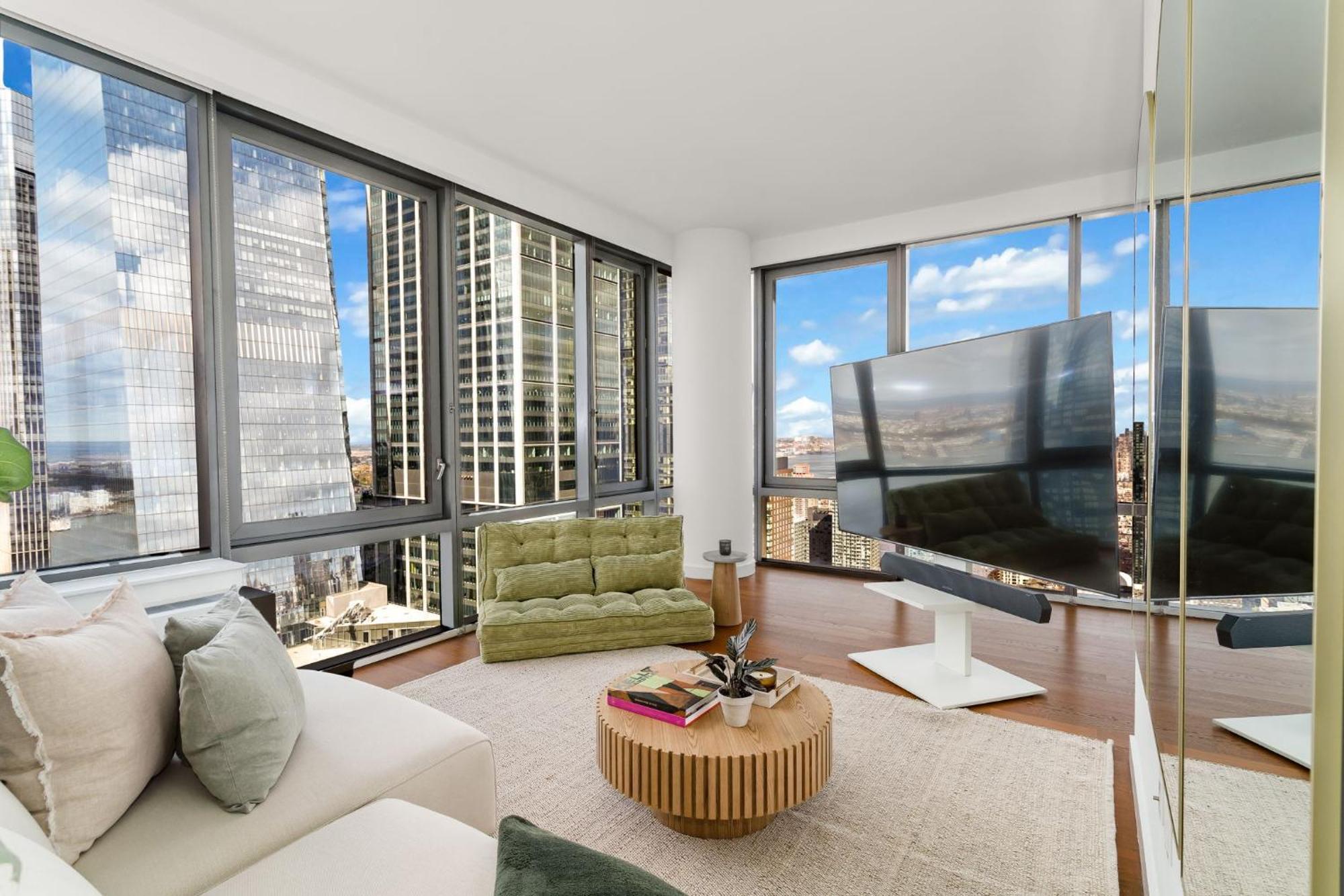 Luxurious 2-bedroom 2 Bath Close To Park & Broadway