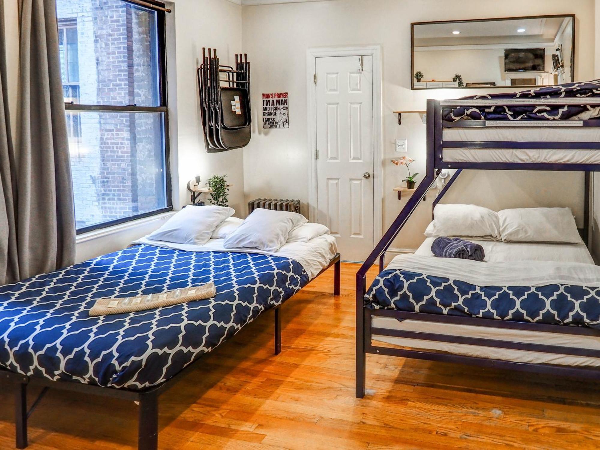 Metropolitan Manhattan Apartment *