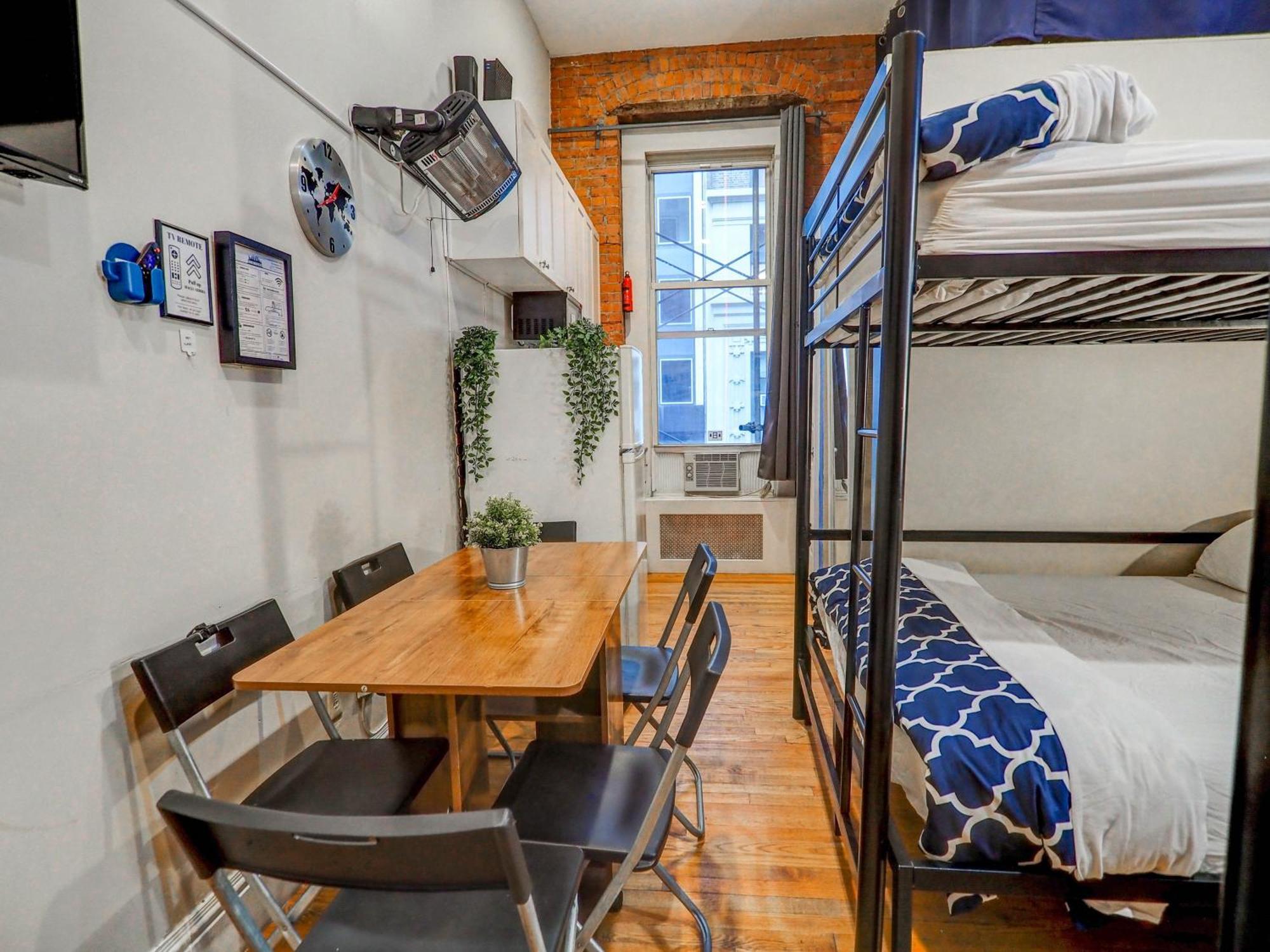 Metropolitan Manhattan Apartment New York