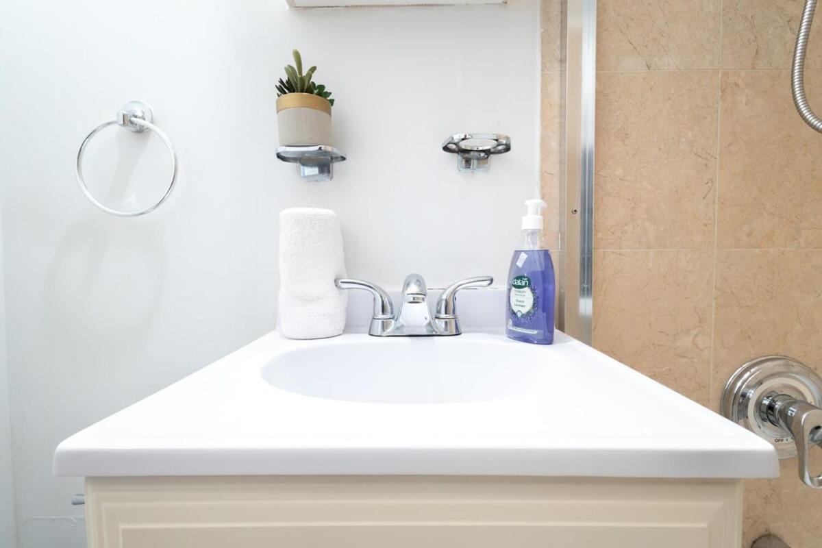 350-ga Spacious Gramercy Sleeps 3 Apartment *