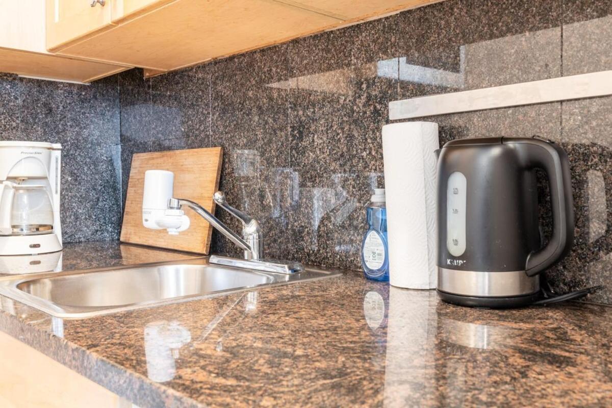 350-ga Spacious Gramercy Sleeps 3 *