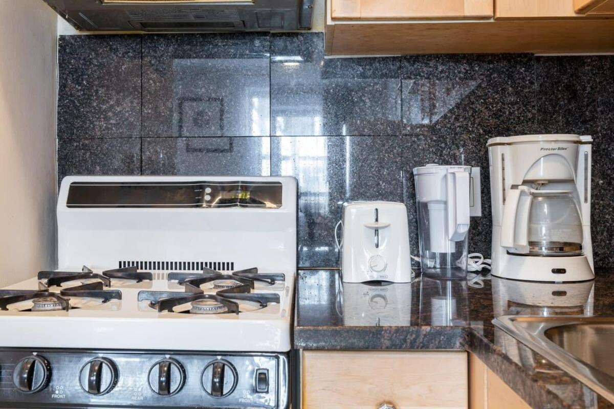350-ga Spacious Gramercy Sleeps 3