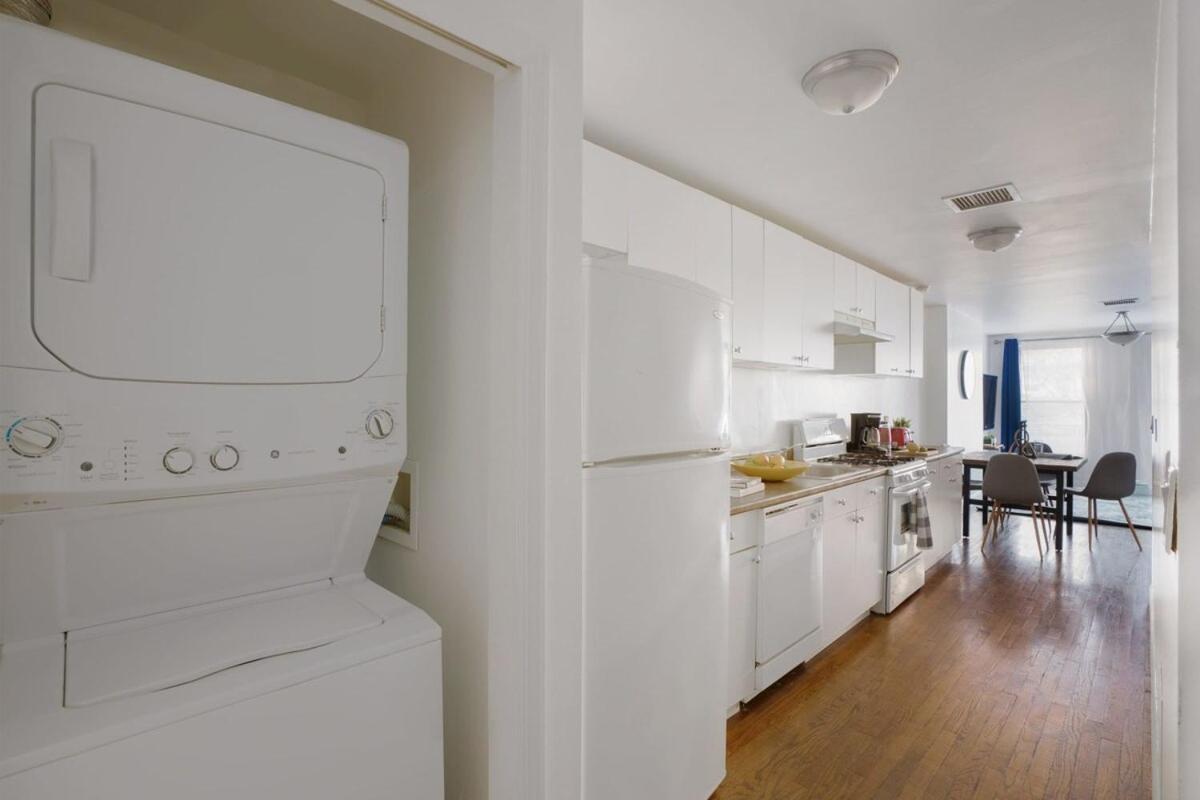 Apartment 1435-3 3 Bedrooms 2bath W&d Prime Upper East *