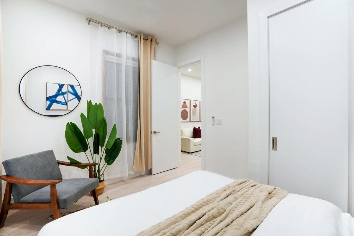 317-1d New 2br Duplex Wd Private Backyard New York